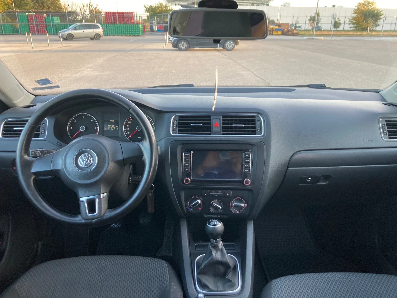 VW Jetta 2.0 TDI 140 к.с - изображение 8