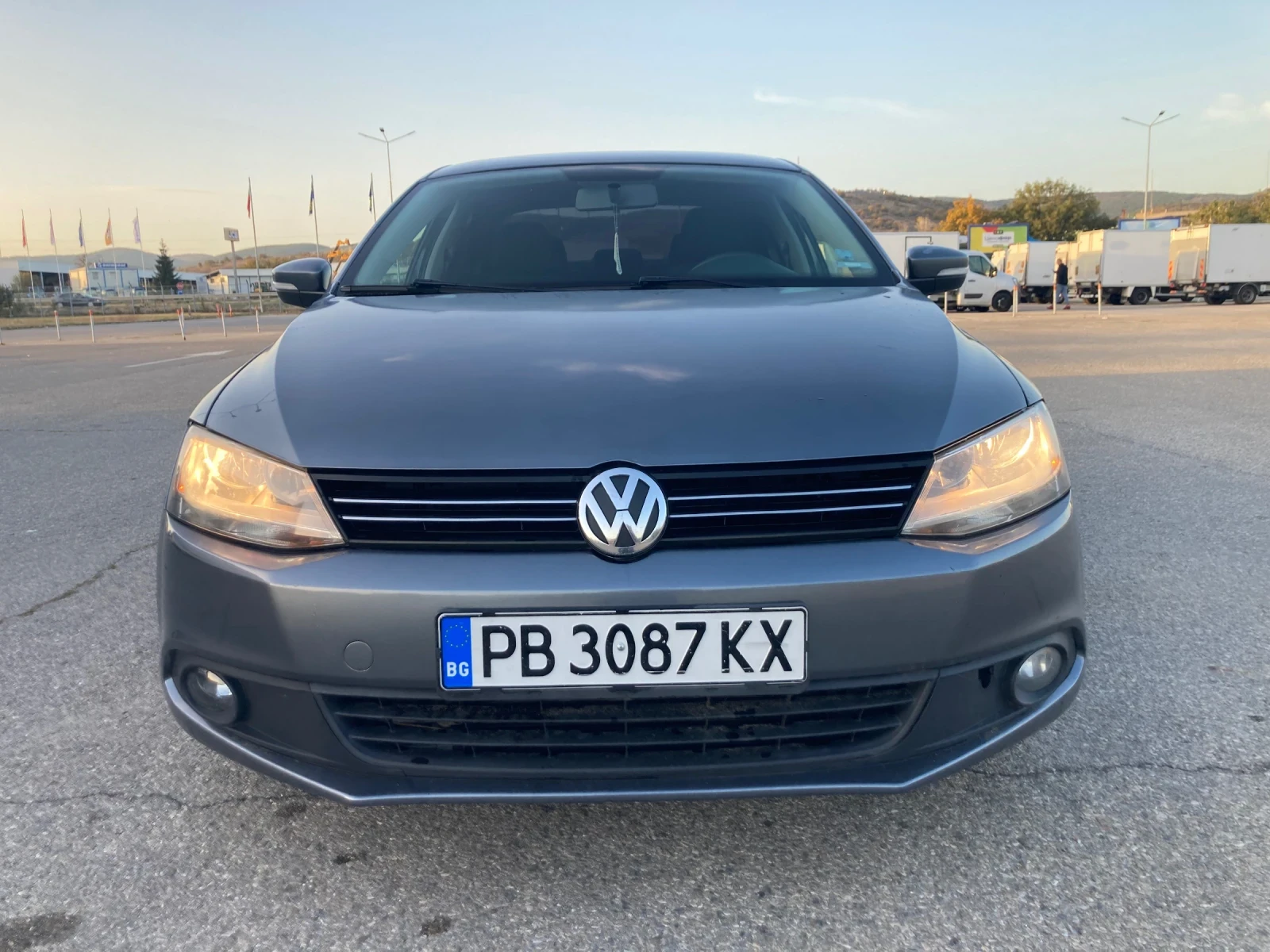 VW Jetta 2.0 TDI 140 к.с - изображение 2