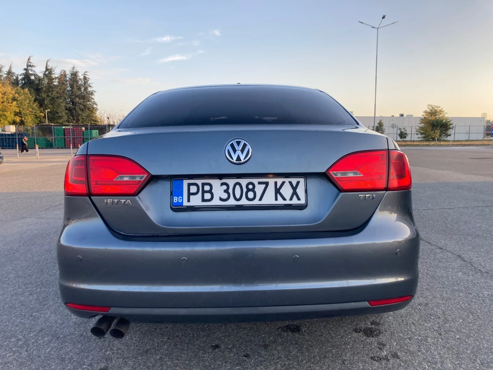 VW Jetta 2.0 TDI 140 к.с - изображение 4