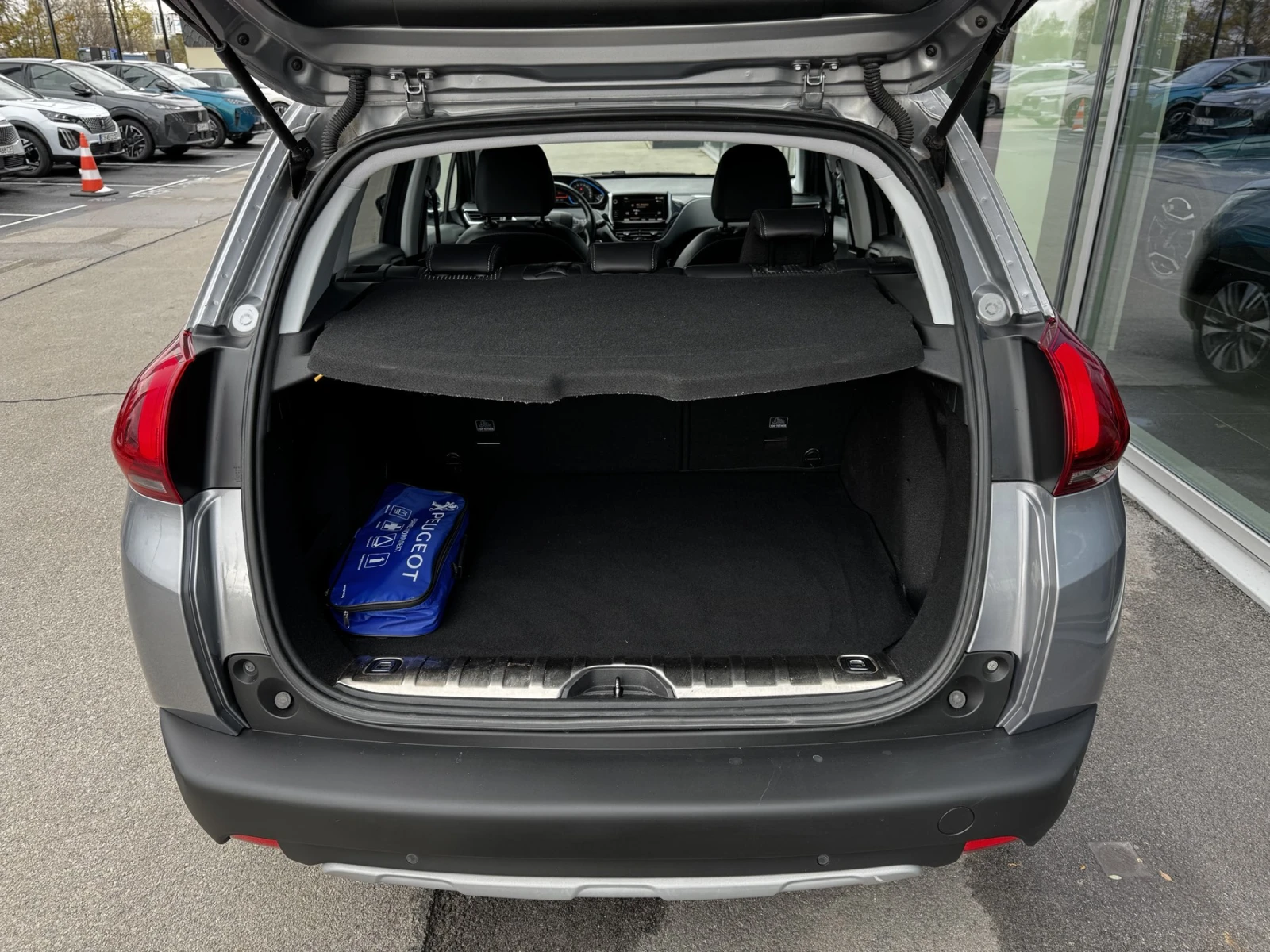 Peugeot 2008 NEW ALLURE 1.2 e-THP 110 EAT6 STT EURO6 - изображение 9