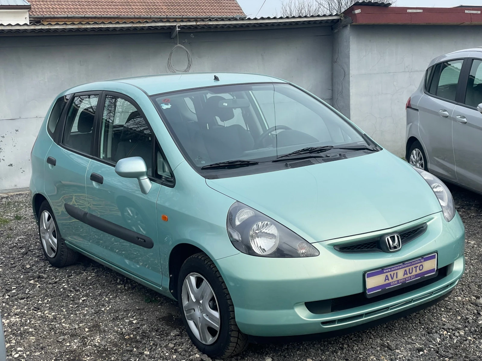 Honda Jazz 124.000km 1.4i СЕРВИЗНА ИСТОРИЯ, ОБСЛУЖЕНА - изображение 3