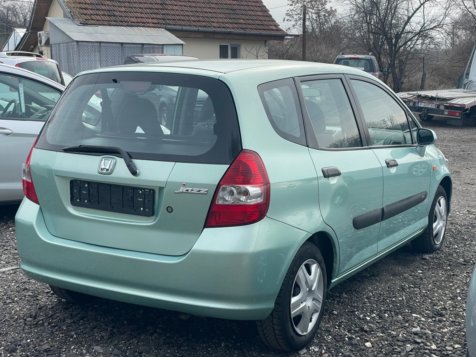 Honda Jazz 124.000km 1.4i СЕРВИЗНА ИСТОРИЯ, ОБСЛУЖЕНА - изображение 6