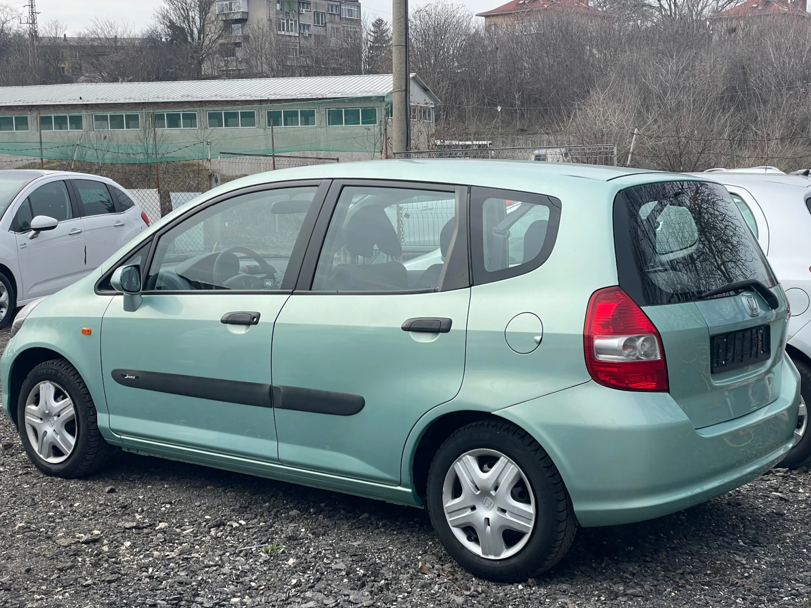 Honda Jazz 124.000km 1.4i СЕРВИЗНА ИСТОРИЯ, ОБСЛУЖЕНА - изображение 4