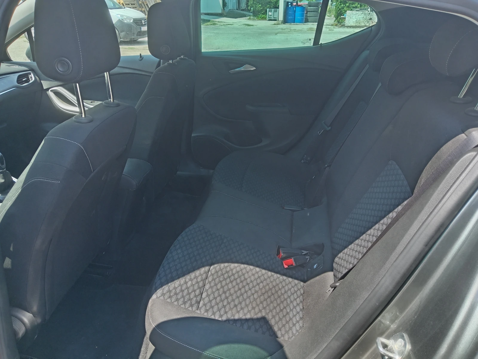 Opel Astra 1.5D - изображение 8