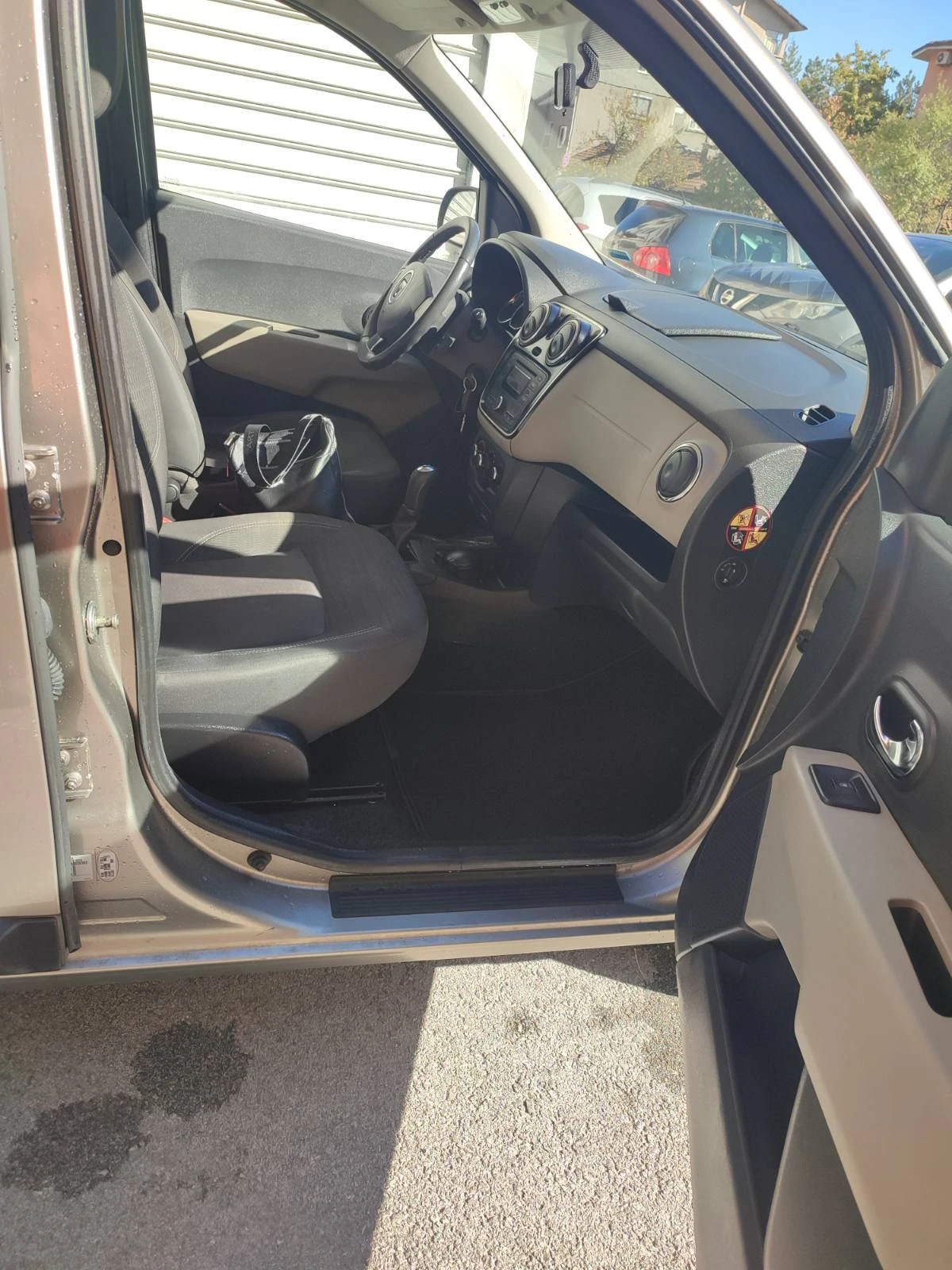 Dacia Lodgy 1.6-SWISS - изображение 6