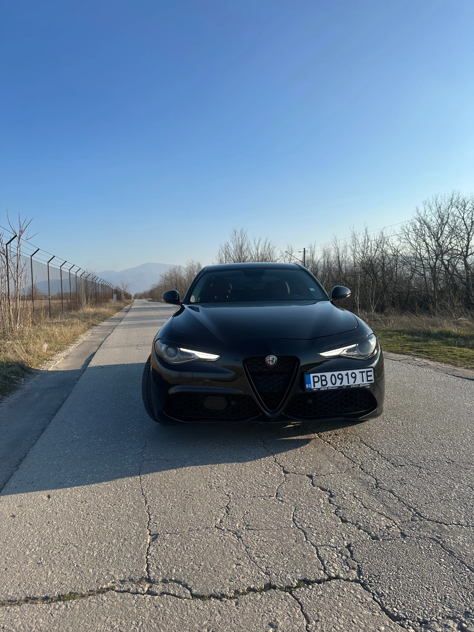 Alfa Romeo Giulia 2.0T TI AWD, снимка 4 - Автомобили и джипове - 53917387