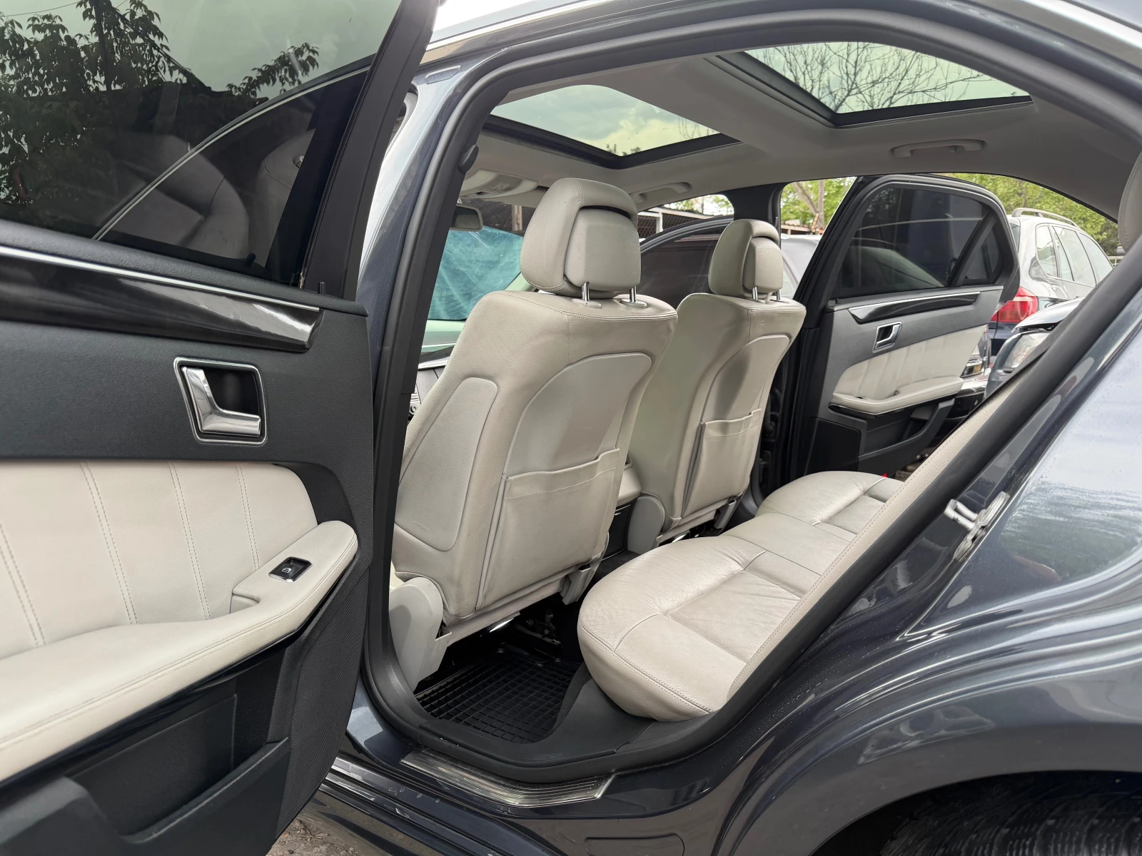 Mercedes-Benz E 350 CDI 265HP AVTOMAT AMG KOJA NAVI PANORAMA FUUL 2011, снимка 17 - Автомобили и джипове - 54525570