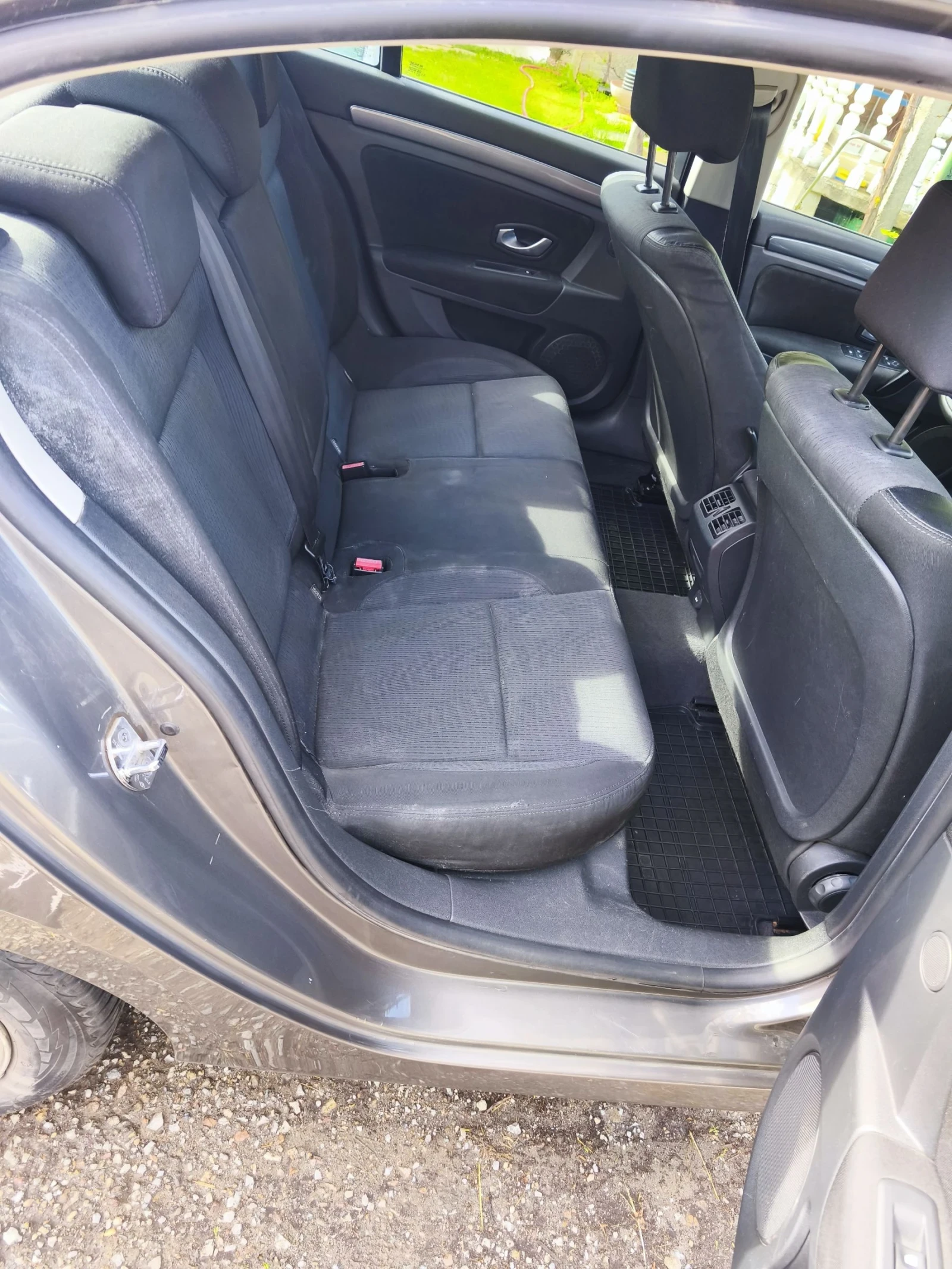 Renault Laguna 2.0 DCI, снимка 12 - Автомобили и джипове - 54597802