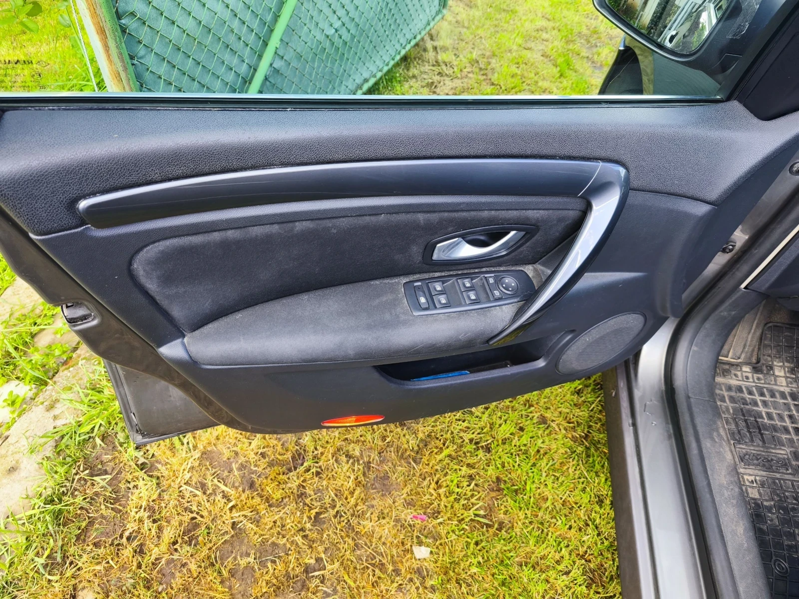 Renault Laguna 2.0 DCI, снимка 11 - Автомобили и джипове - 54597802