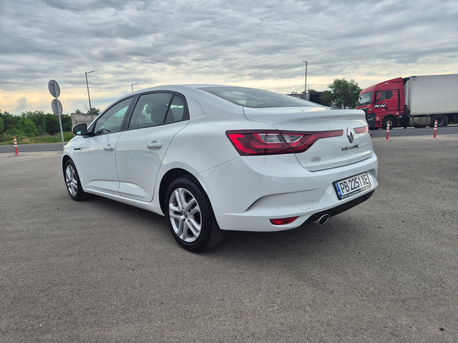 Renault Megane 1, 5DCI-6ск, снимка 3 - Автомобили и джипове - 54608334