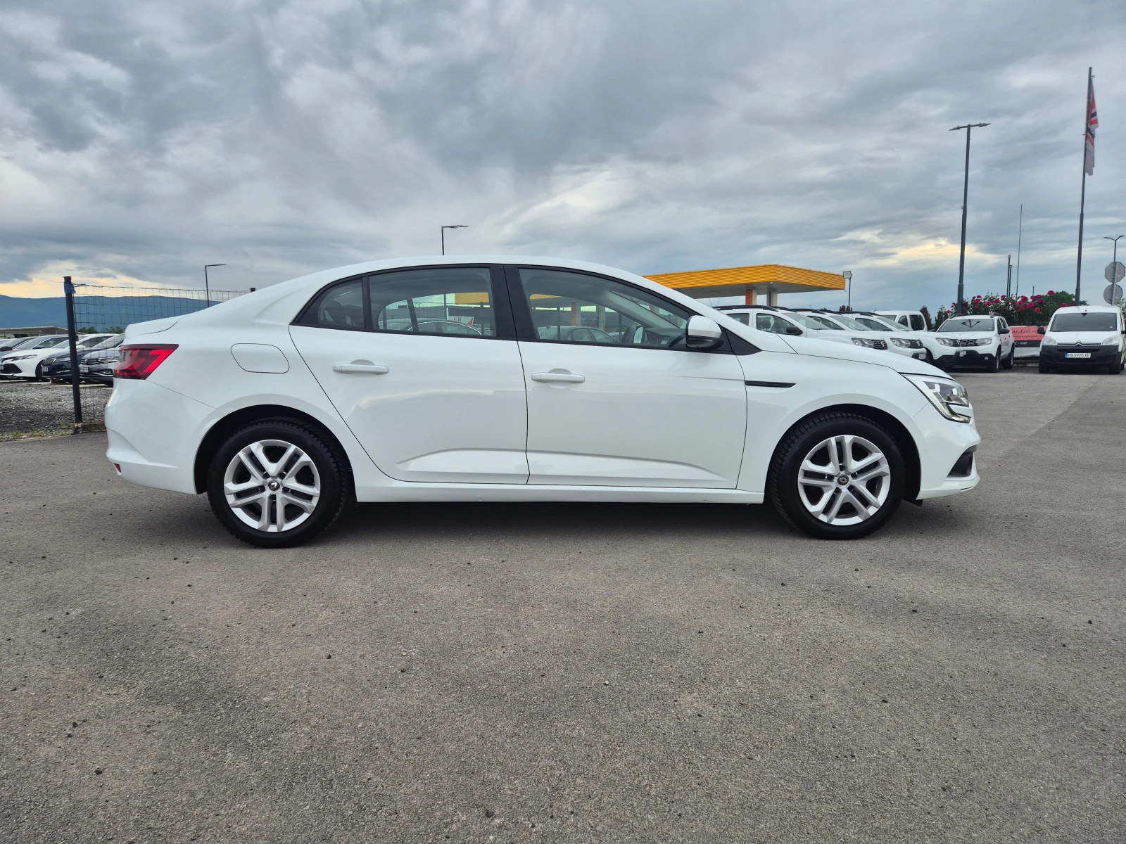 Renault Megane 1, 5DCI-6ск, снимка 6 - Автомобили и джипове - 54608334