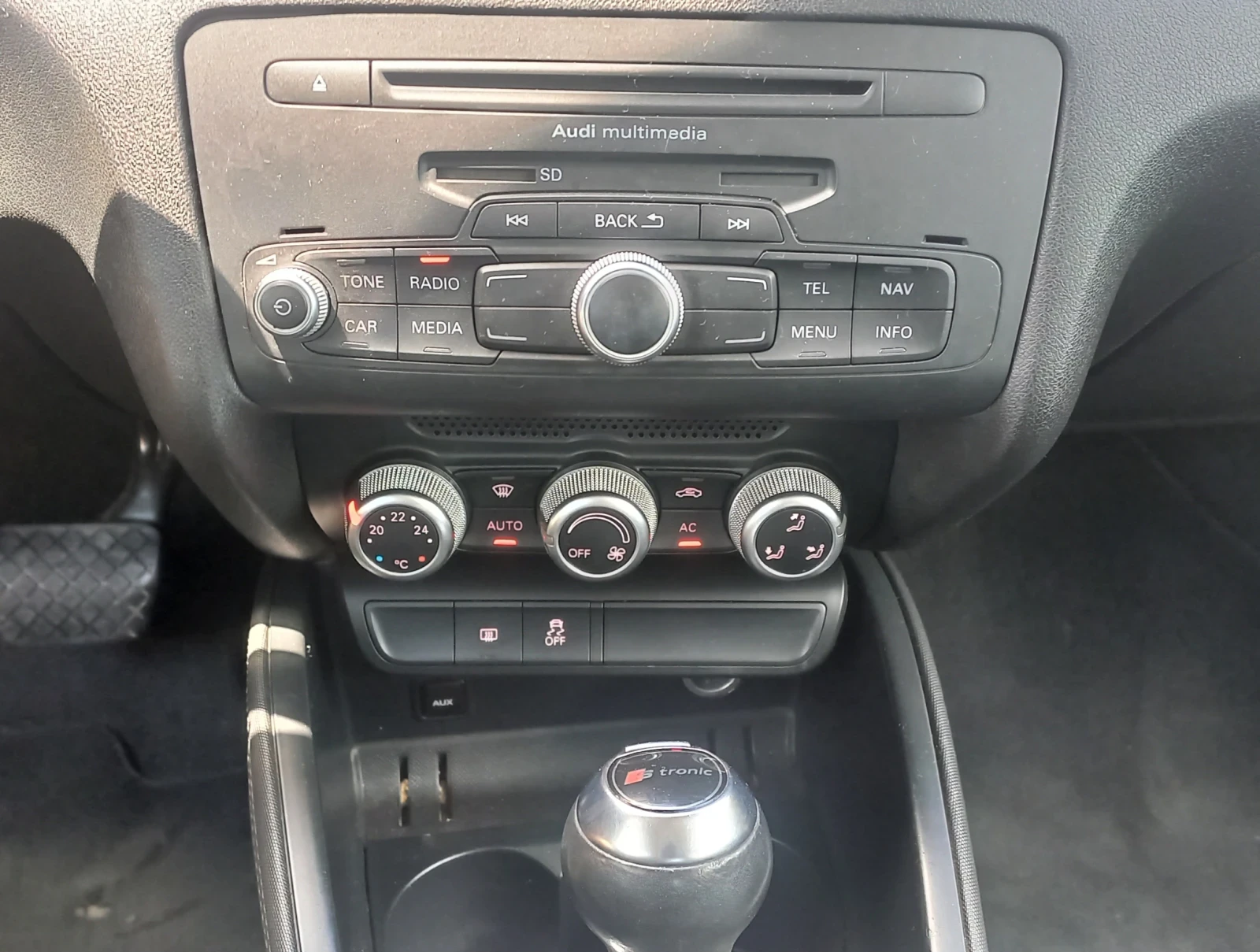 Audi A1 Автоматик, 1, 4 TFSI, снимка 11 - Автомобили и джипове - 55225573