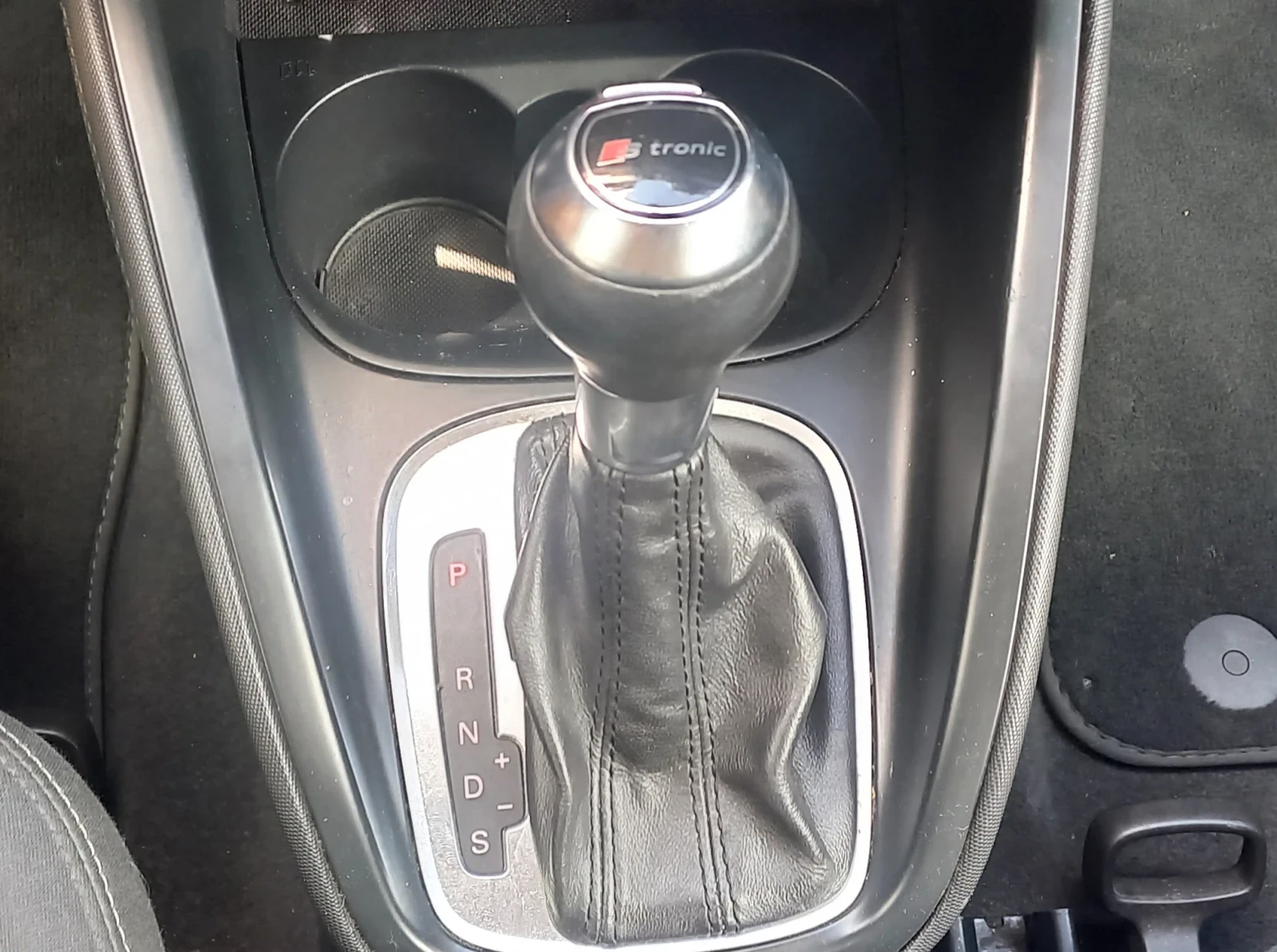 Audi A1 Автоматик, 1, 4 TFSI, снимка 9 - Автомобили и джипове - 55225573