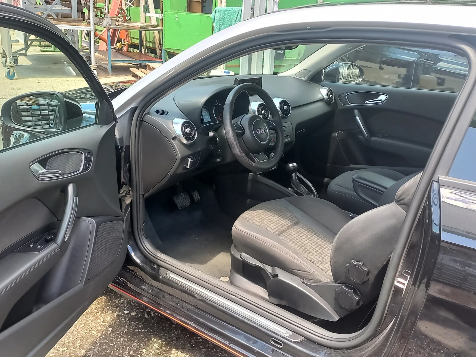 Audi A1 Автоматик, 1, 4 TFSI, снимка 5 - Автомобили и джипове - 55225573