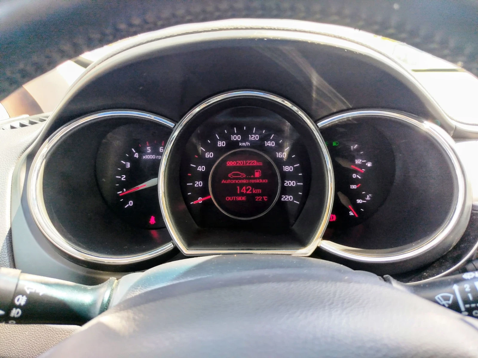 Kia Rio 1.4 CRDI, снимка 14 - Автомобили и джипове - 55284374