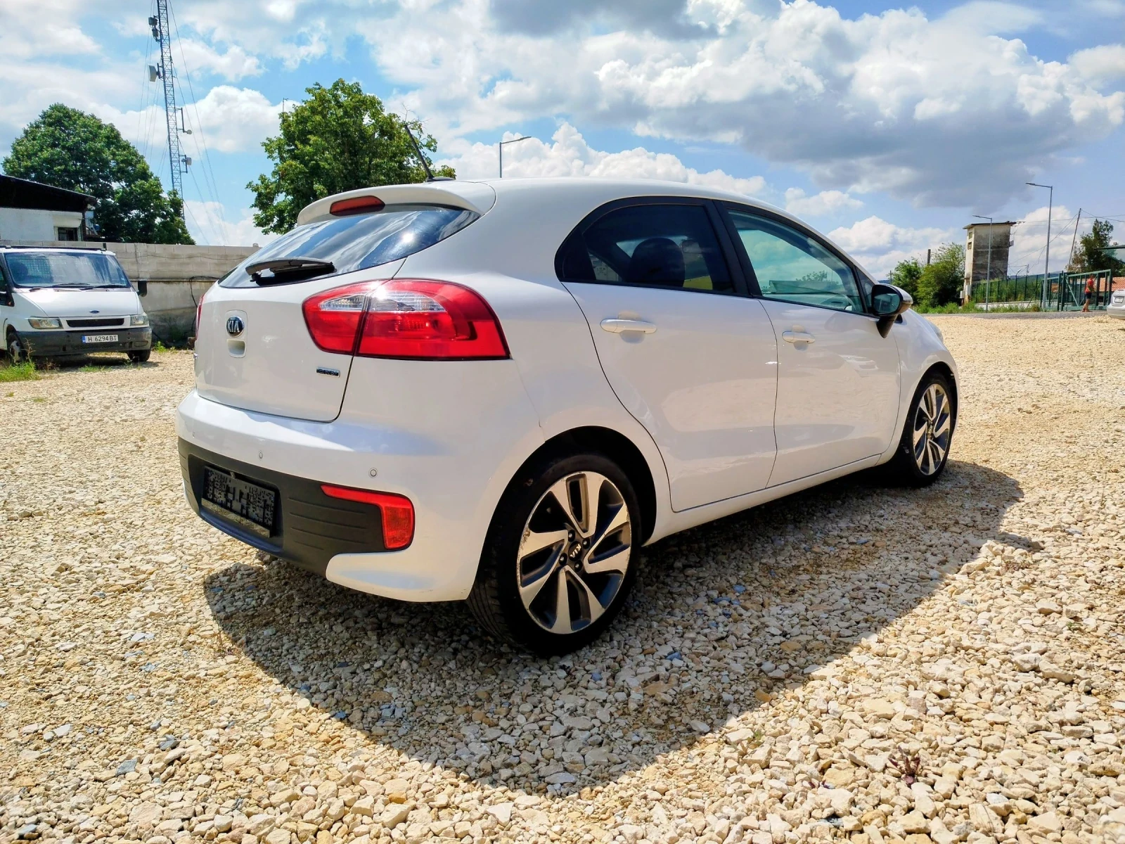 Kia Rio 1.4 CRDI, снимка 8 - Автомобили и джипове - 55284374