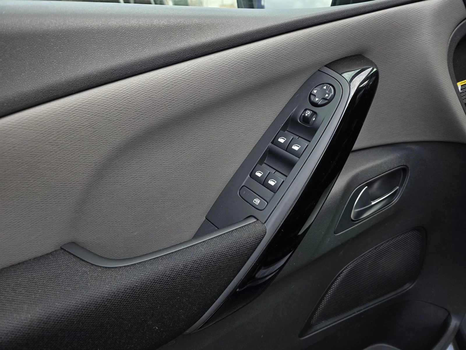 Citroen C4 Picasso 1.5 Blue-HDi Automatic, снимка 9 - Автомобили и джипове - 55470484