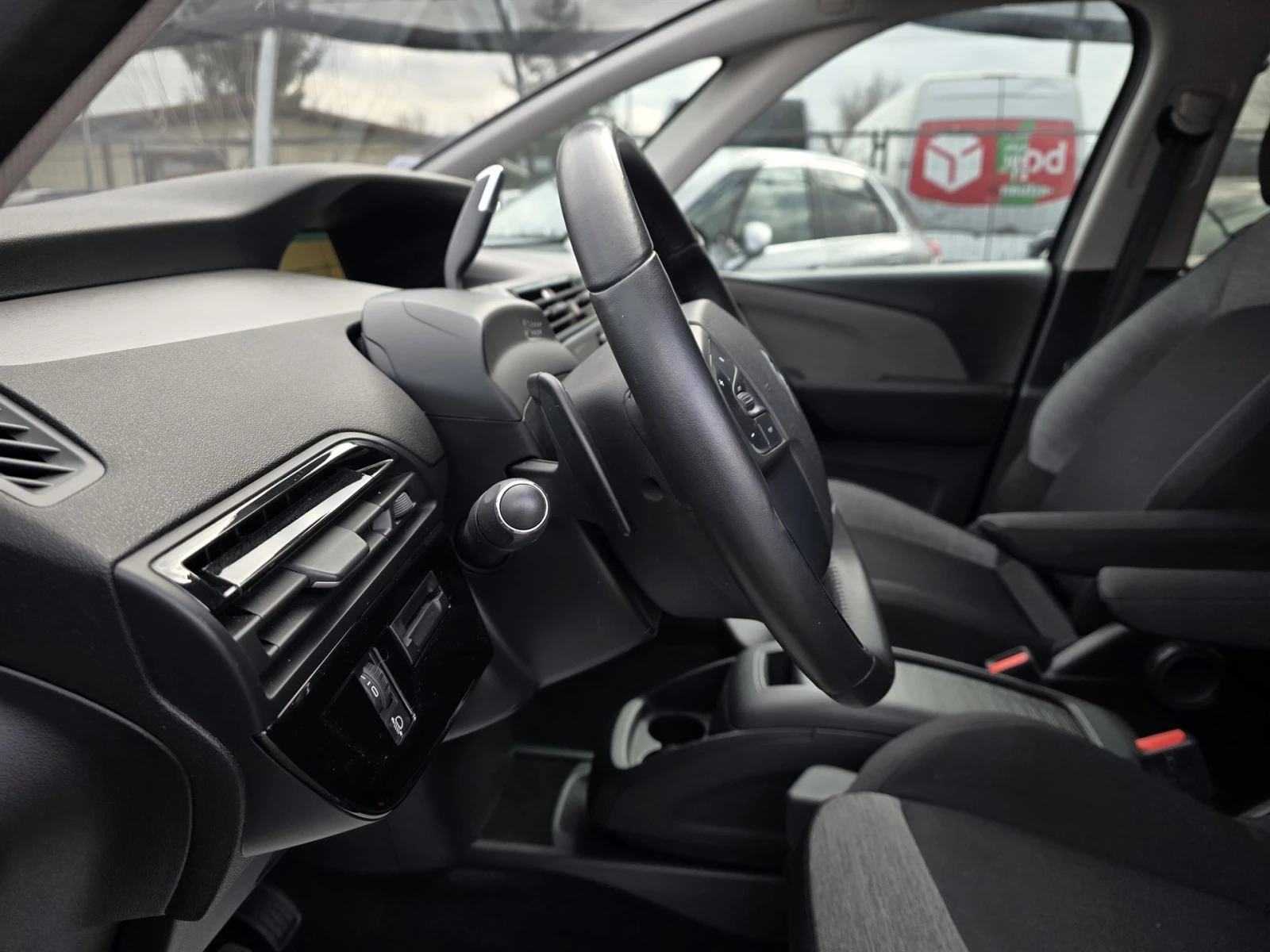 Citroen C4 Picasso 1.5 Blue-HDi Automatic, снимка 10 - Автомобили и джипове - 55470484