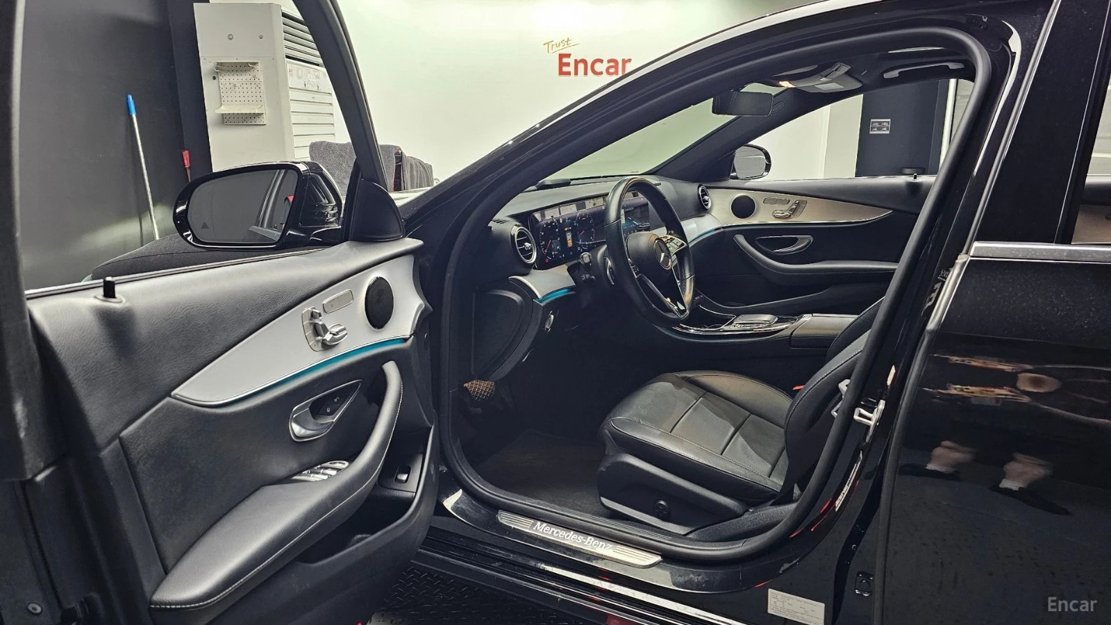Mercedes-Benz E 250 AVANTGARDE* ПАМЕТ* КАМЕРА* ПОДГРЕВ* , снимка 10 - Автомобили и джипове - 55566253