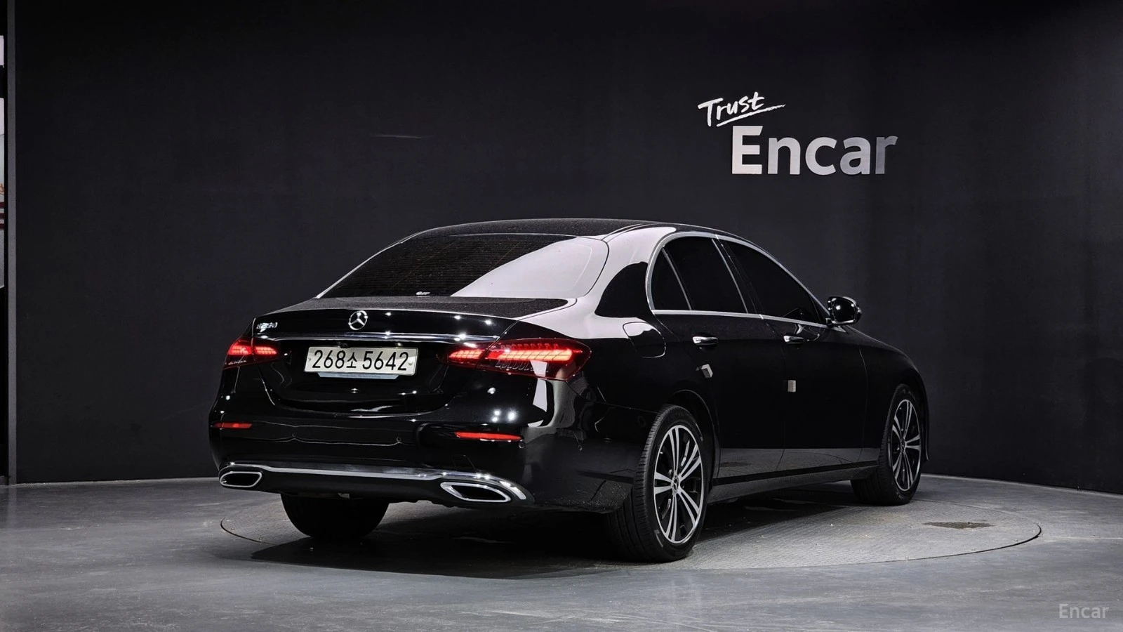Mercedes-Benz E 250 AVANTGARDE* ПАМЕТ* КАМЕРА* ПОДГРЕВ* , снимка 2 - Автомобили и джипове - 55566253