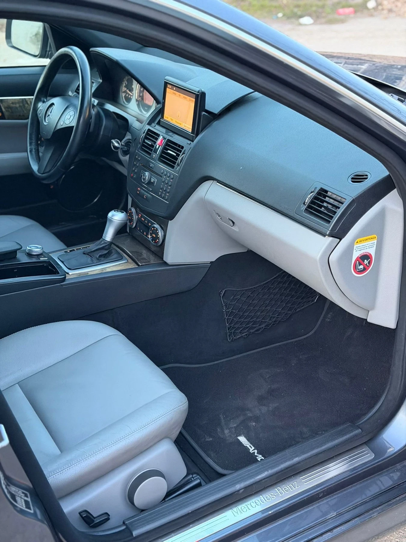 Mercedes-Benz C 320, снимка 10 - Автомобили и джипове - 55769337