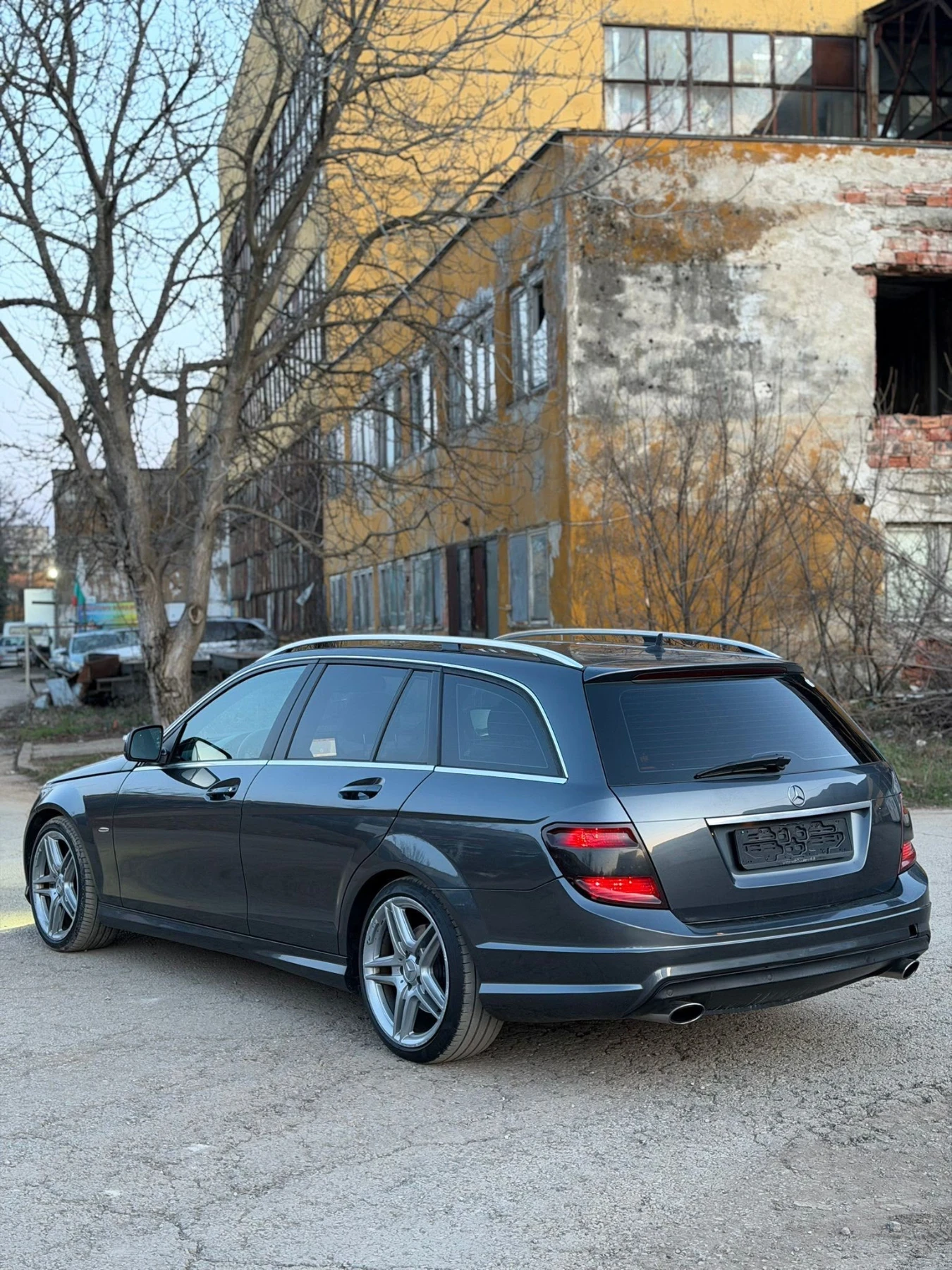 Mercedes-Benz C 320, снимка 4 - Автомобили и джипове - 55769337