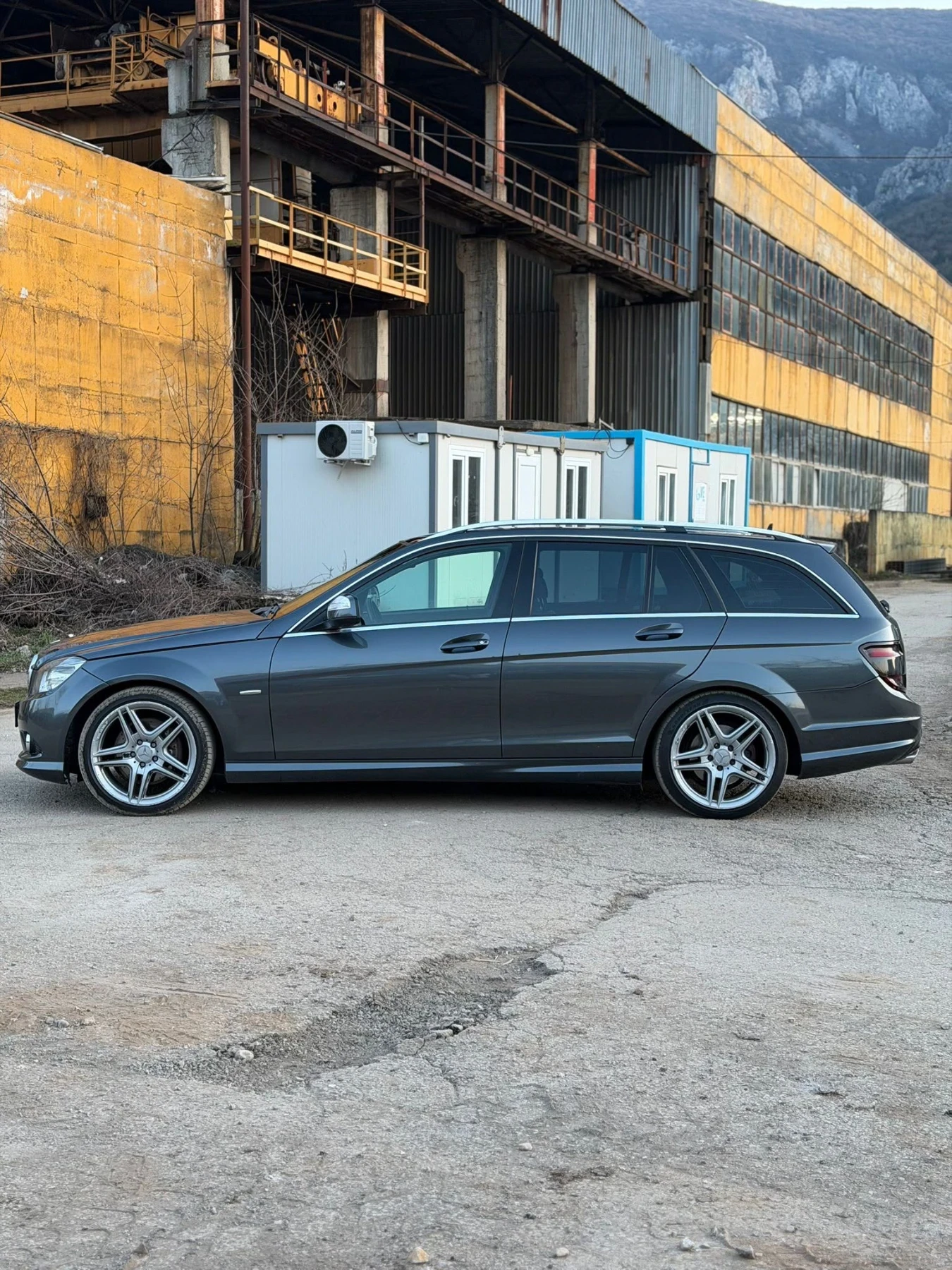 Mercedes-Benz C 320, снимка 5 - Автомобили и джипове - 55769337
