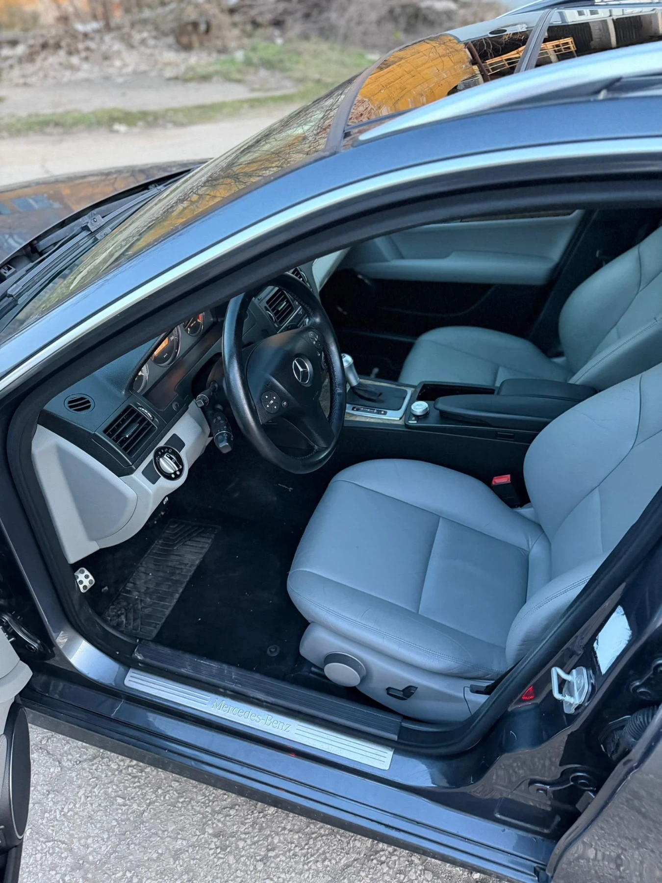 Mercedes-Benz C 320, снимка 11 - Автомобили и джипове - 55769337