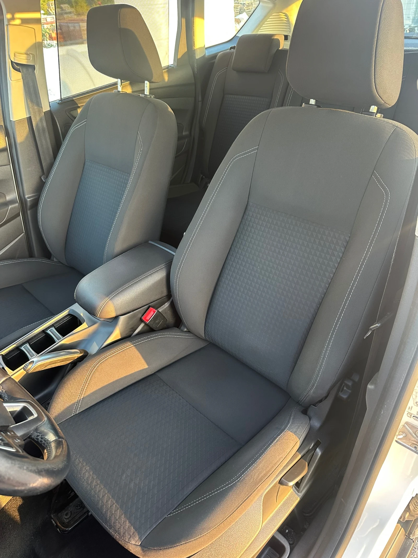 Ford C-max 1.5 TDCi, снимка 14 - Автомобили и джипове - 56404573