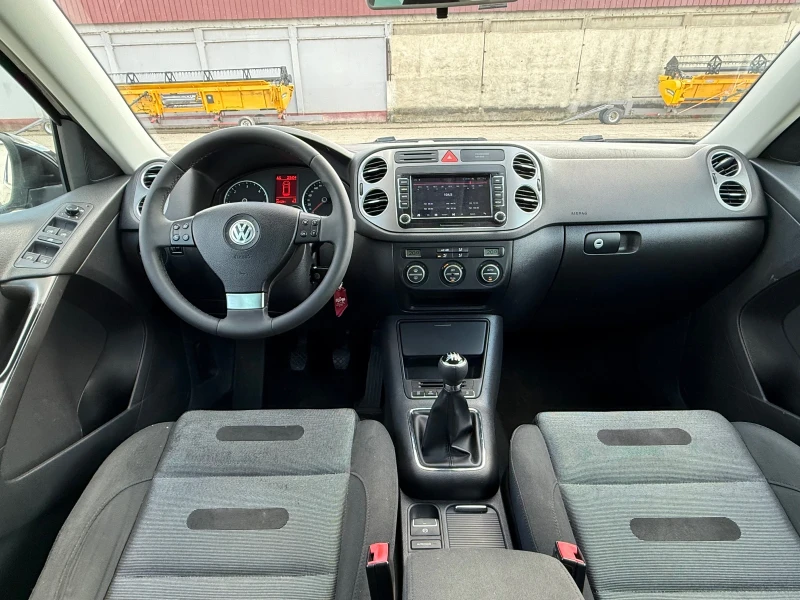 VW Tiguan 2.0 , снимка 9 - Автомобили и джипове - 52662886
