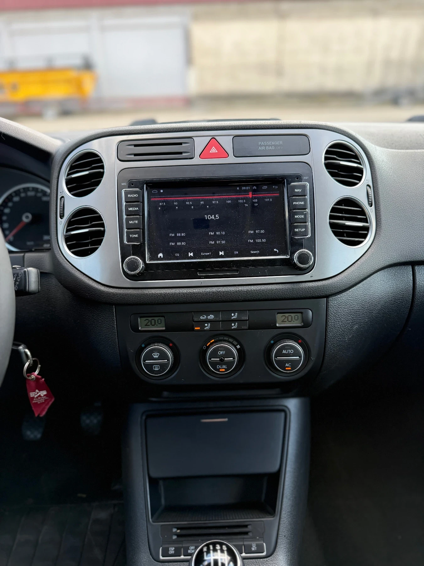 VW Tiguan 2.0  - изображение 10