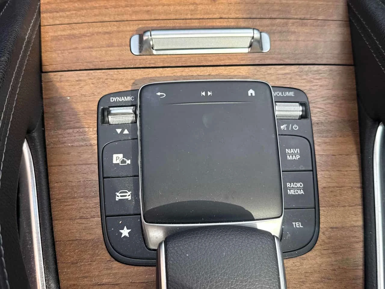 Mercedes-Benz GLE 450 COUPE/BURMESTER/ДИСТРОНИК/360/ПАНОРАМА/ОБДУХВАНЕ, снимка 15 - Автомобили и джипове - 53991259