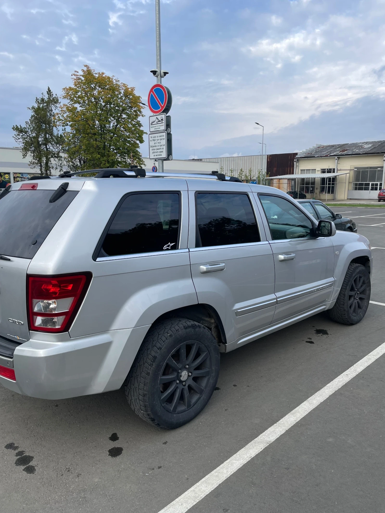 Jeep Grand cherokee Overland, снимка 3 - Автомобили и джипове - 54195168