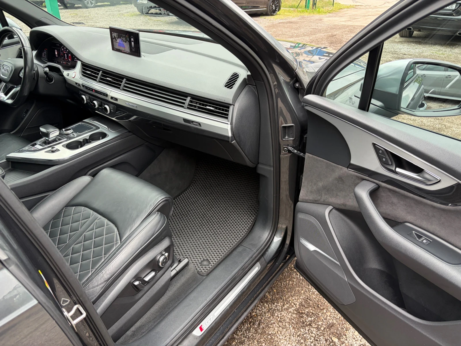 Audi SQ7, снимка 16 - Автомобили и джипове - 54647346