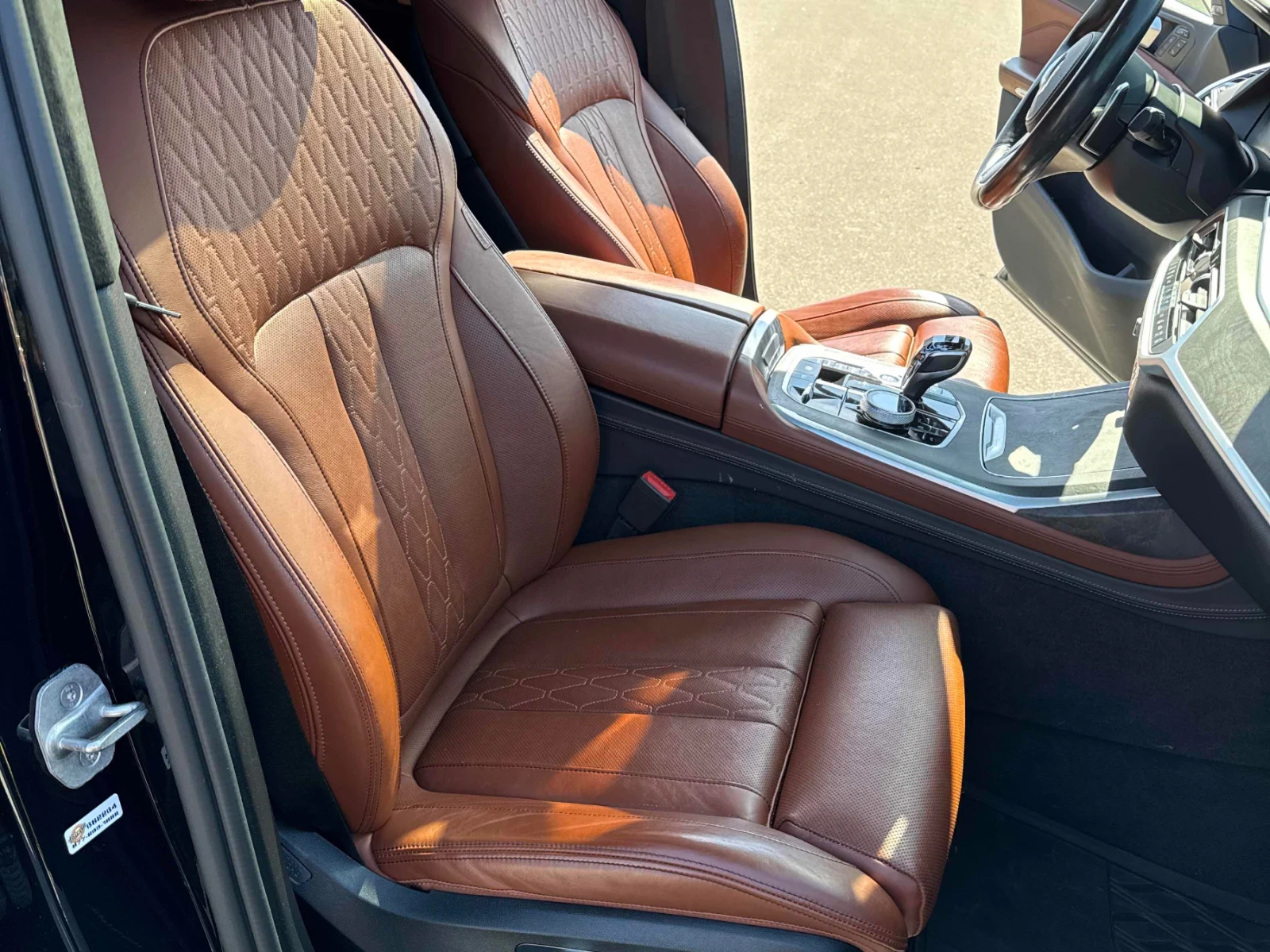 BMW X7 ДИСТРОНИК * ОБДУХВАНЕ * HARMAN KARDON * SWAROVSKI , снимка 12 - Автомобили и джипове - 54838565
