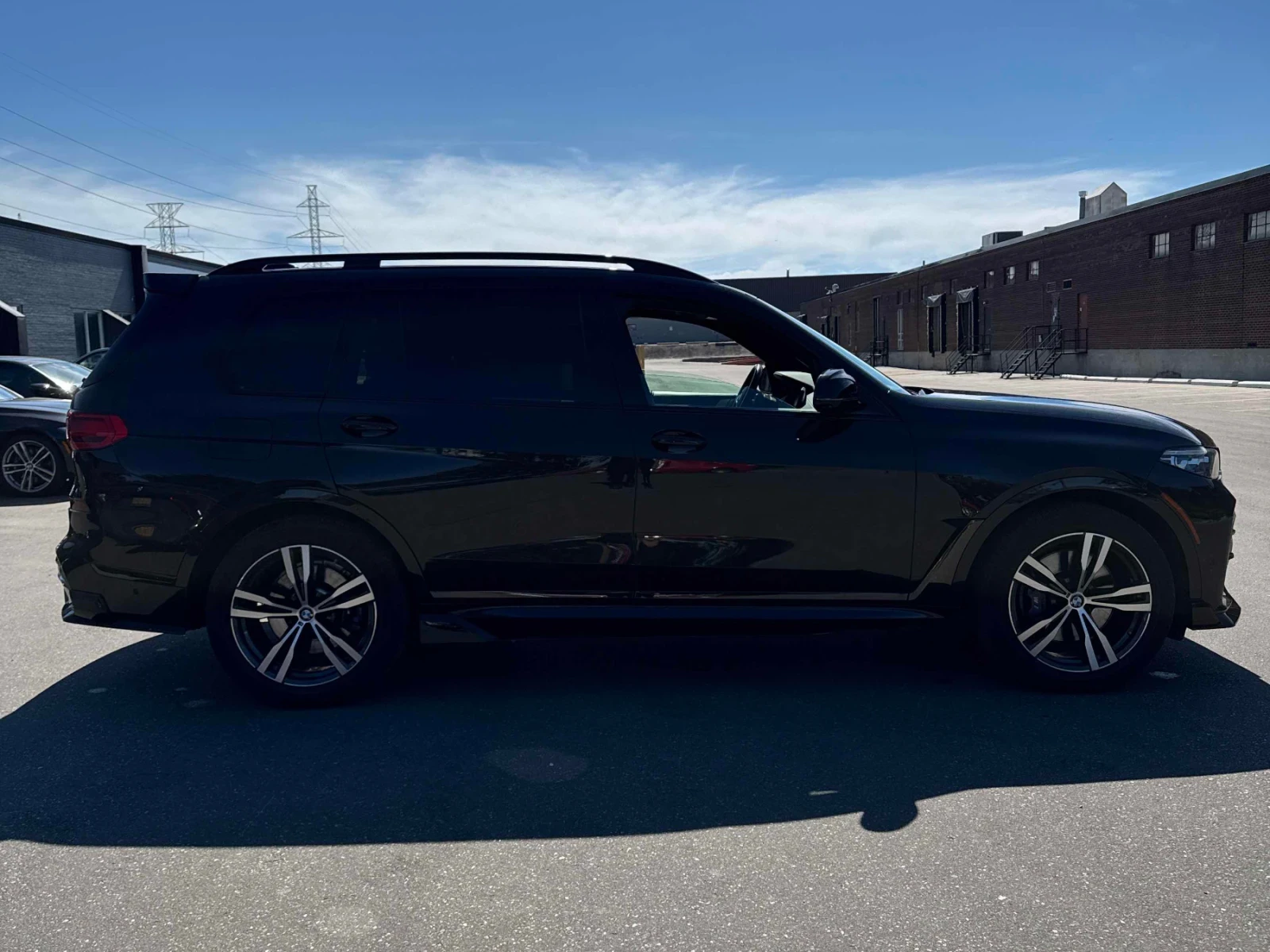 BMW X7 ДИСТРОНИК * ОБДУХВАНЕ * HARMAN KARDON * SWAROVSKI , снимка 3 - Автомобили и джипове - 54838565