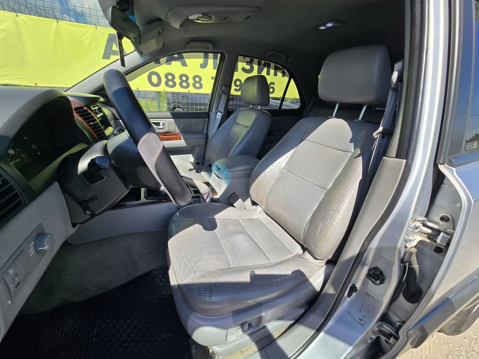 Kia Sorento 2.5D 4WD/ПЕРФЕКТНА, снимка 8 - Автомобили и джипове - 54845451