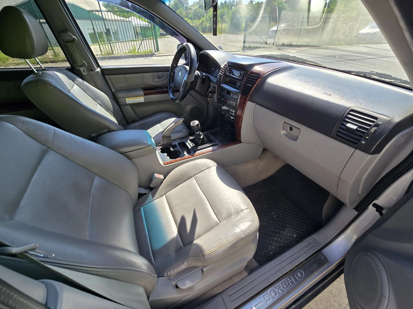 Kia Sorento 2.5D 4WD/ПЕРФЕКТНА, снимка 12 - Автомобили и джипове - 54845451