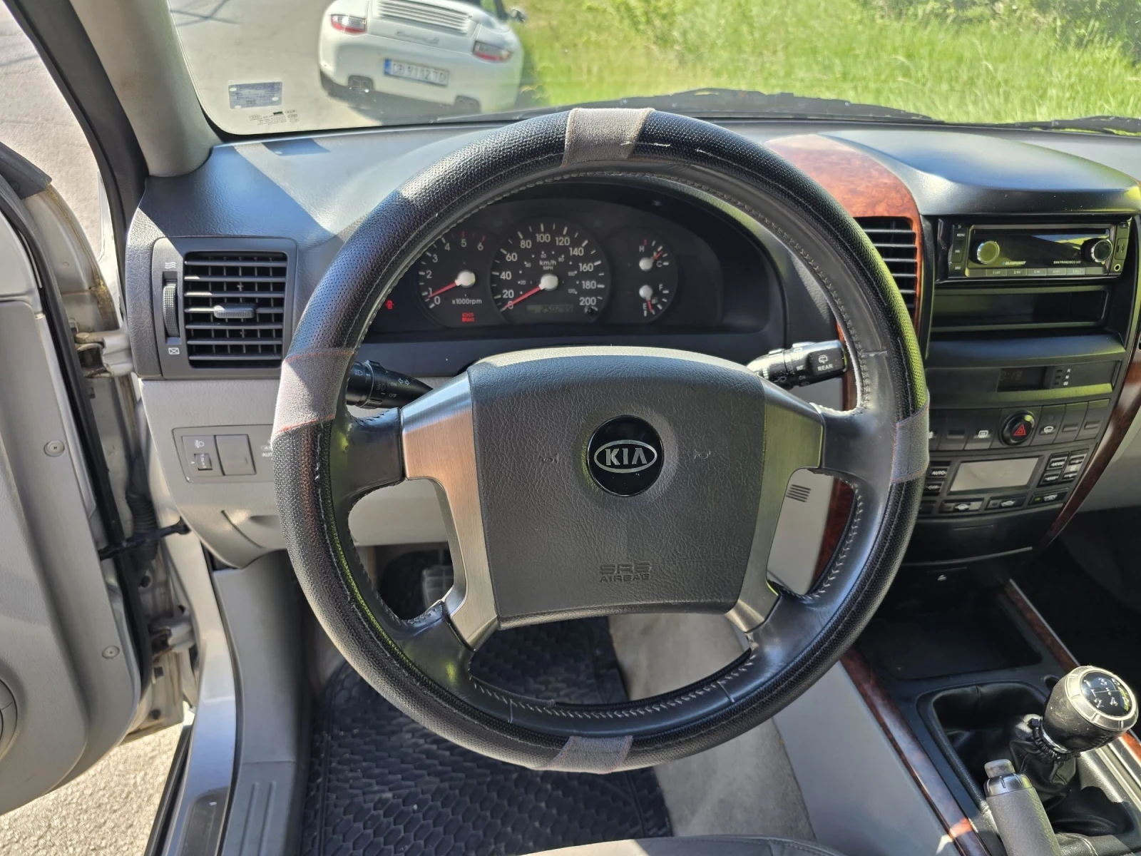 Kia Sorento 2.5D 4WD/ПЕРФЕКТНА, снимка 9 - Автомобили и джипове - 54845451