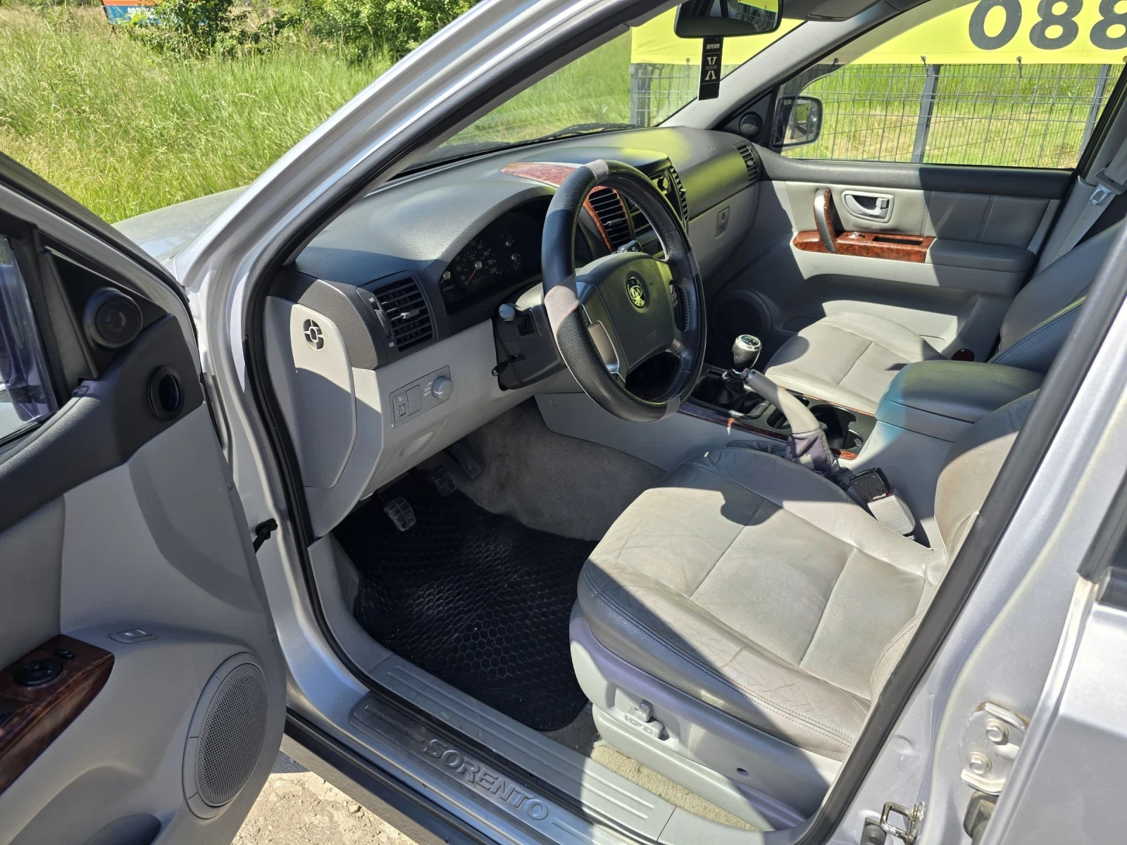 Kia Sorento 2.5D 4WD/ПЕРФЕКТНА, снимка 7 - Автомобили и джипове - 54845451
