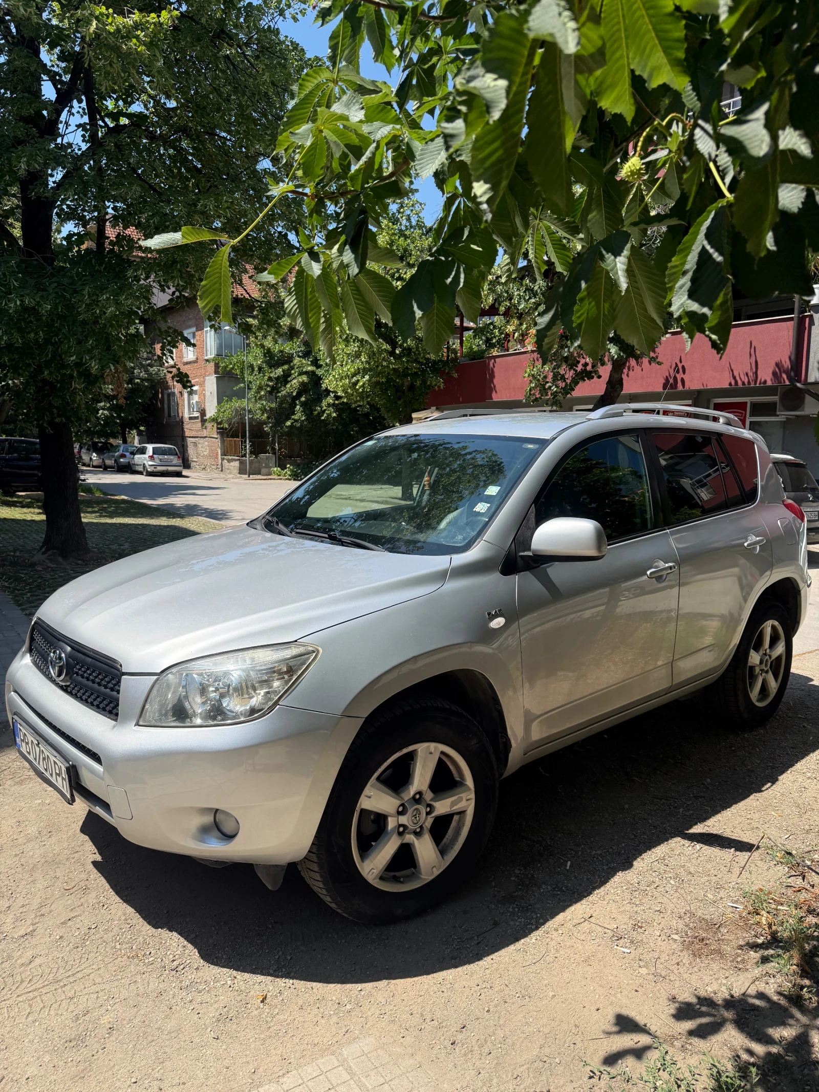 Toyota Rav4 Нави, кожа, 6 скорости,  D-4D 136кс