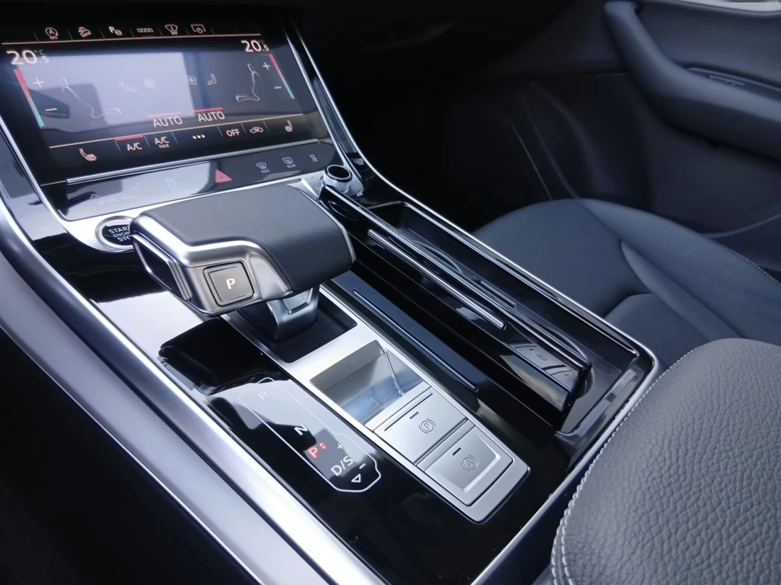 Audi Q7 45 TDI / S-LINE / MATRIX/ 360/ HUD/ VIRTUAL/ NIGHT, снимка 15 - Автомобили и джипове - 55133987