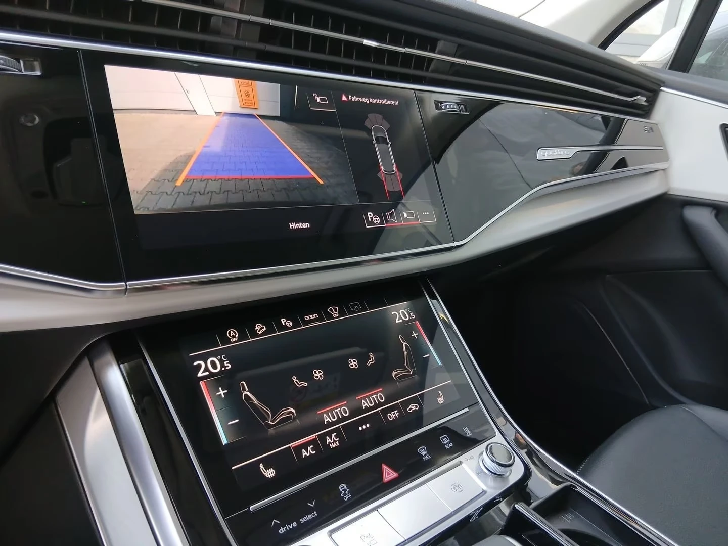 Audi Q7 45 TDI / S-LINE / MATRIX/ 360/ HUD/ VIRTUAL/ NIGHT, снимка 13 - Автомобили и джипове - 55133987