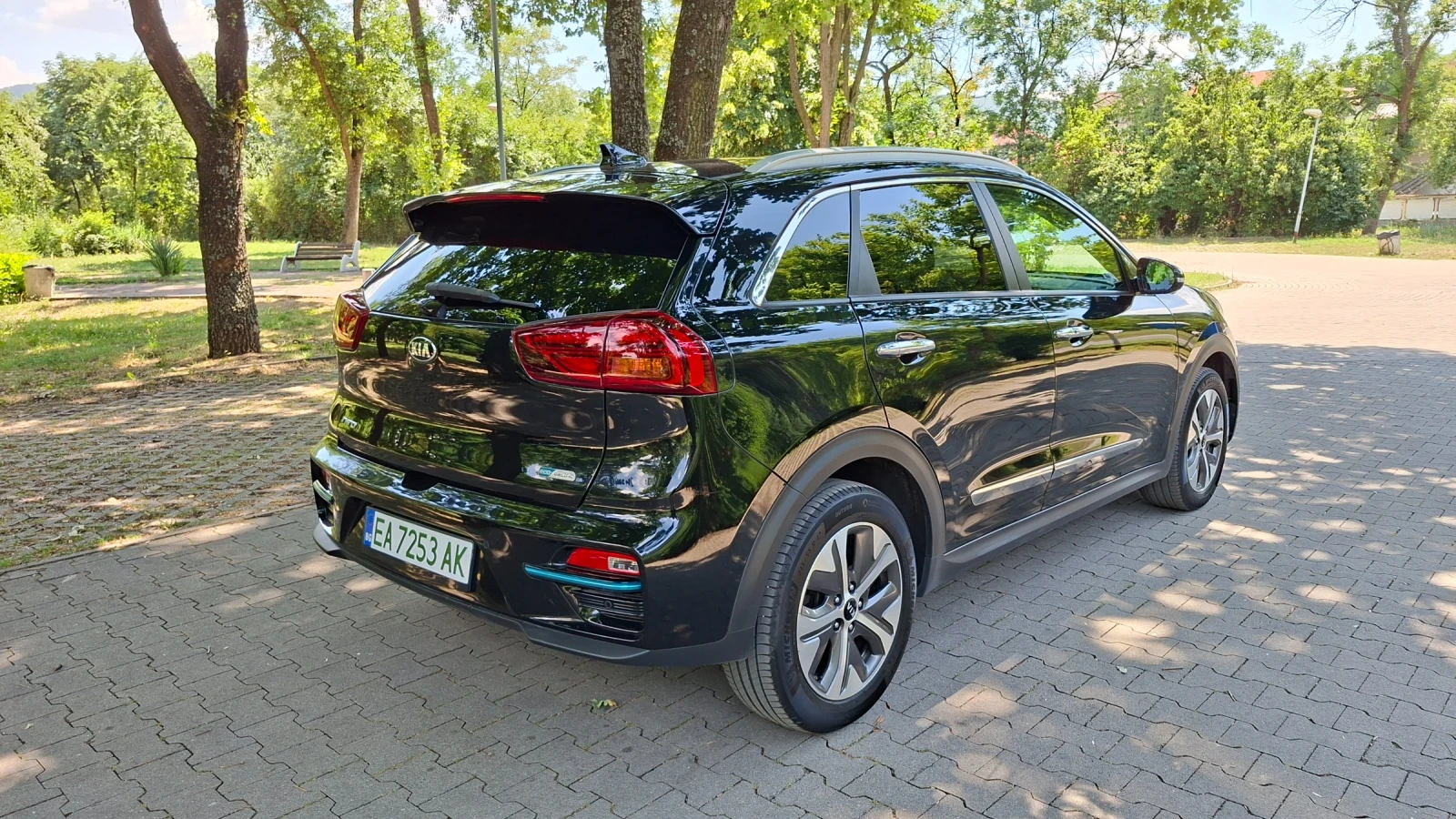 Kia Niro 64kw Термопомпа, снимка 4 - Автомобили и джипове - 55334324