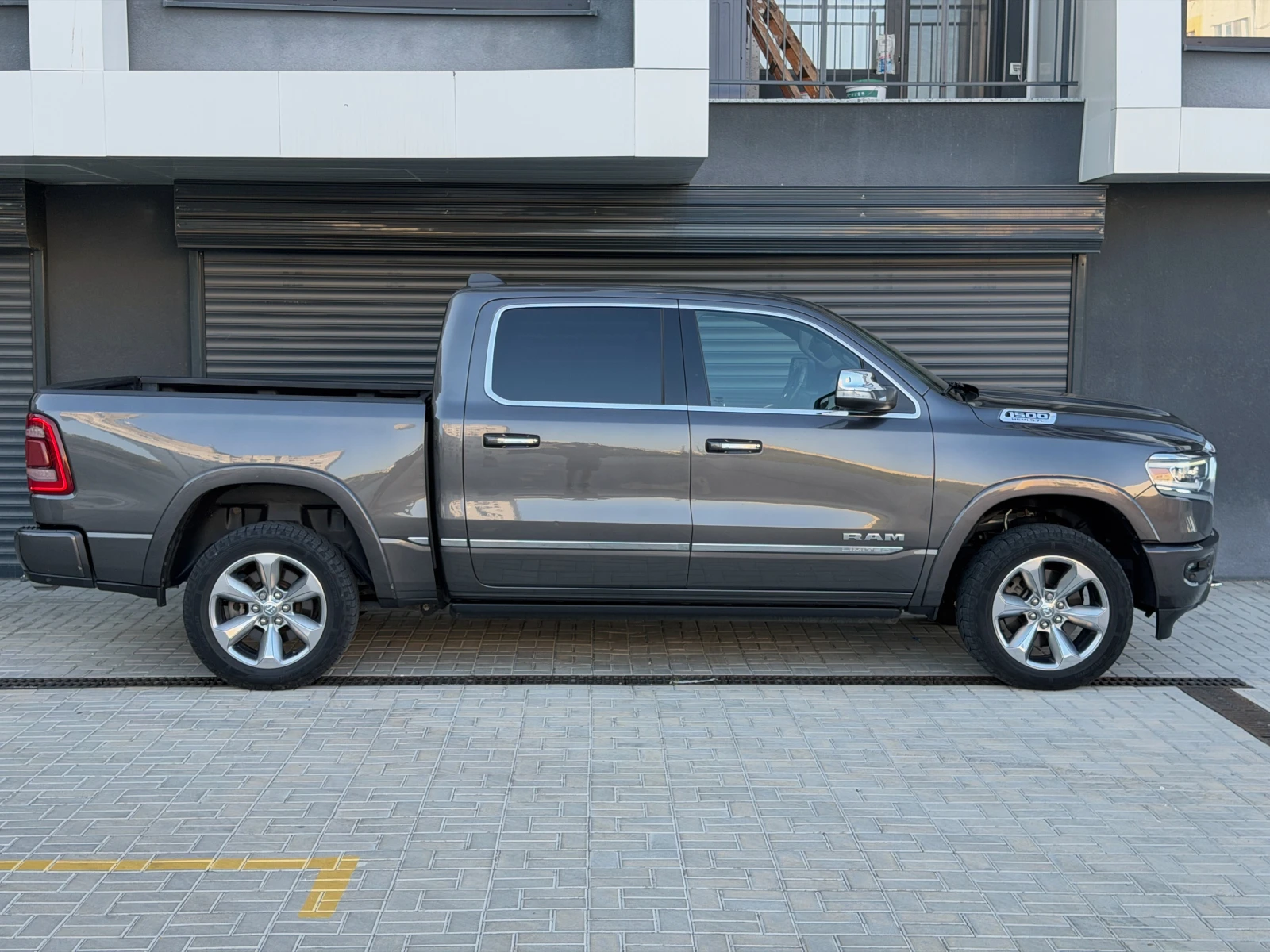 Dodge RAM 1500 Limited, снимка 4 - Автомобили и джипове - 55595121