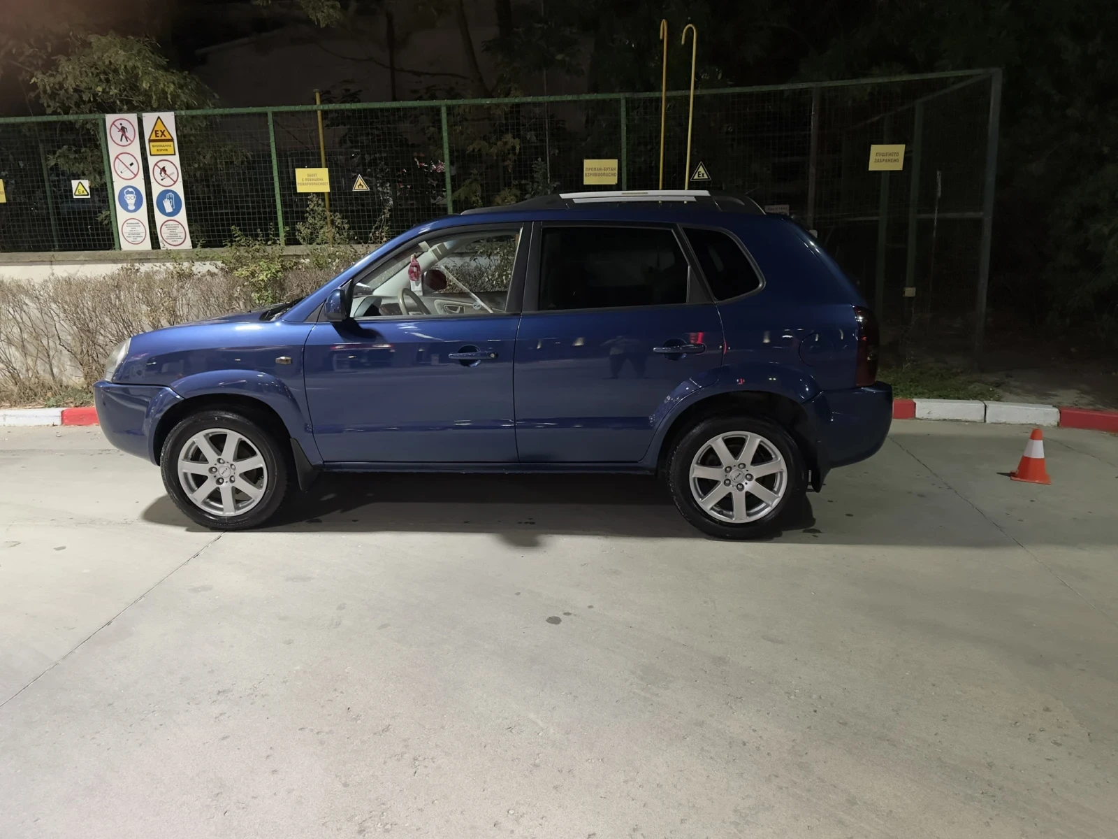 Hyundai Tucson 2.0 crdi, снимка 6 - Автомобили и джипове - 56343797