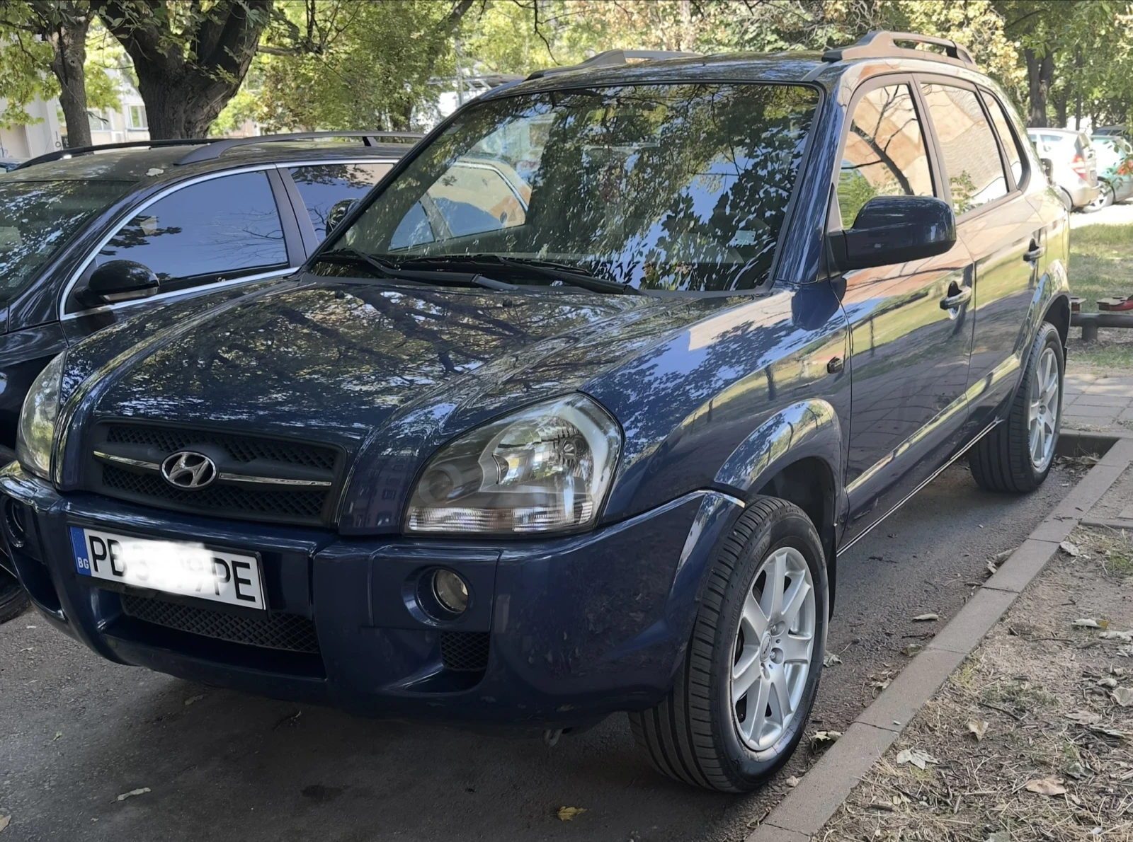 Hyundai Tucson 2.0 crdi, снимка 2 - Автомобили и джипове - 56343797