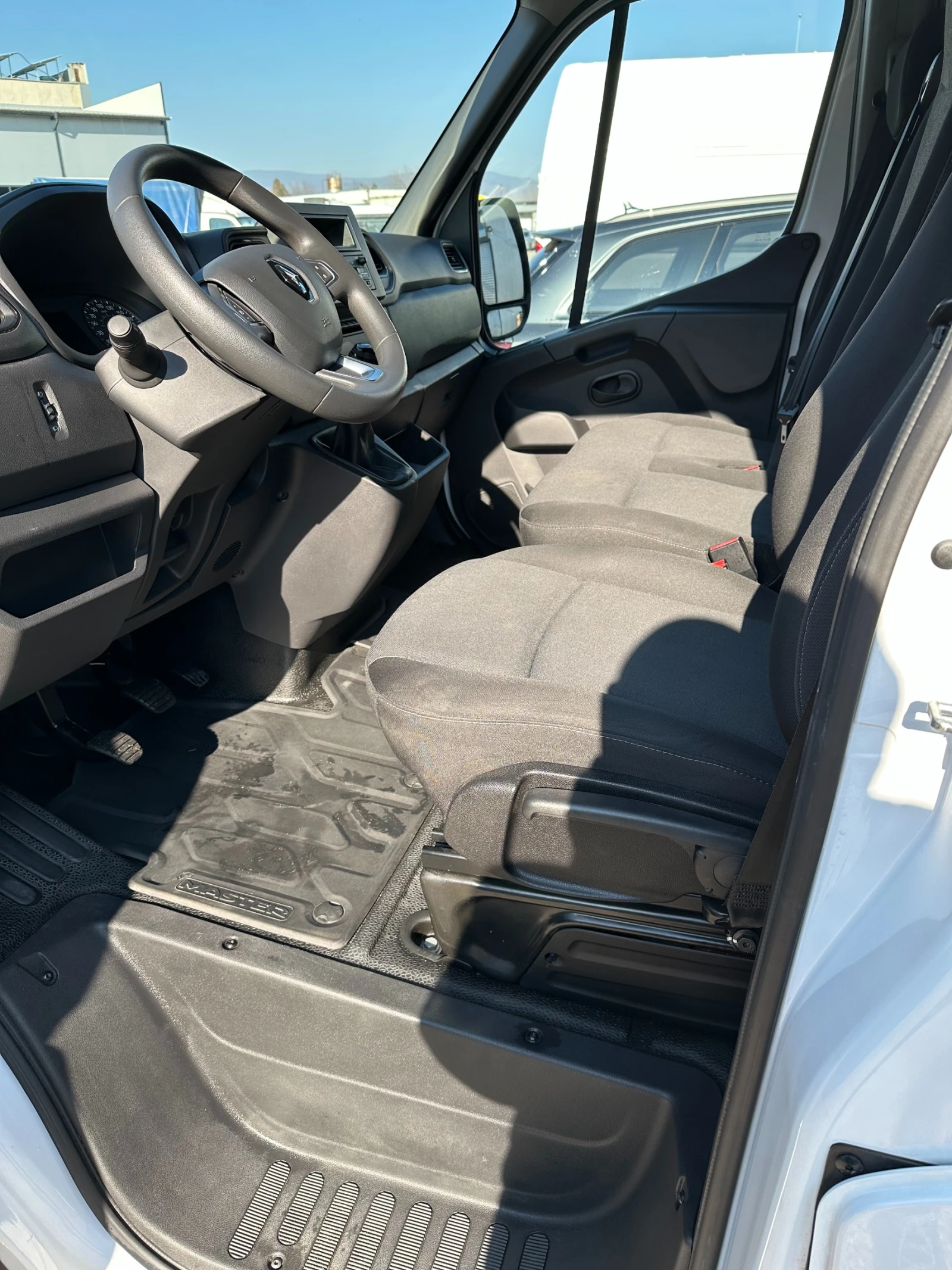 Renault Master, снимка 12 - Бусове и автобуси - 54326989