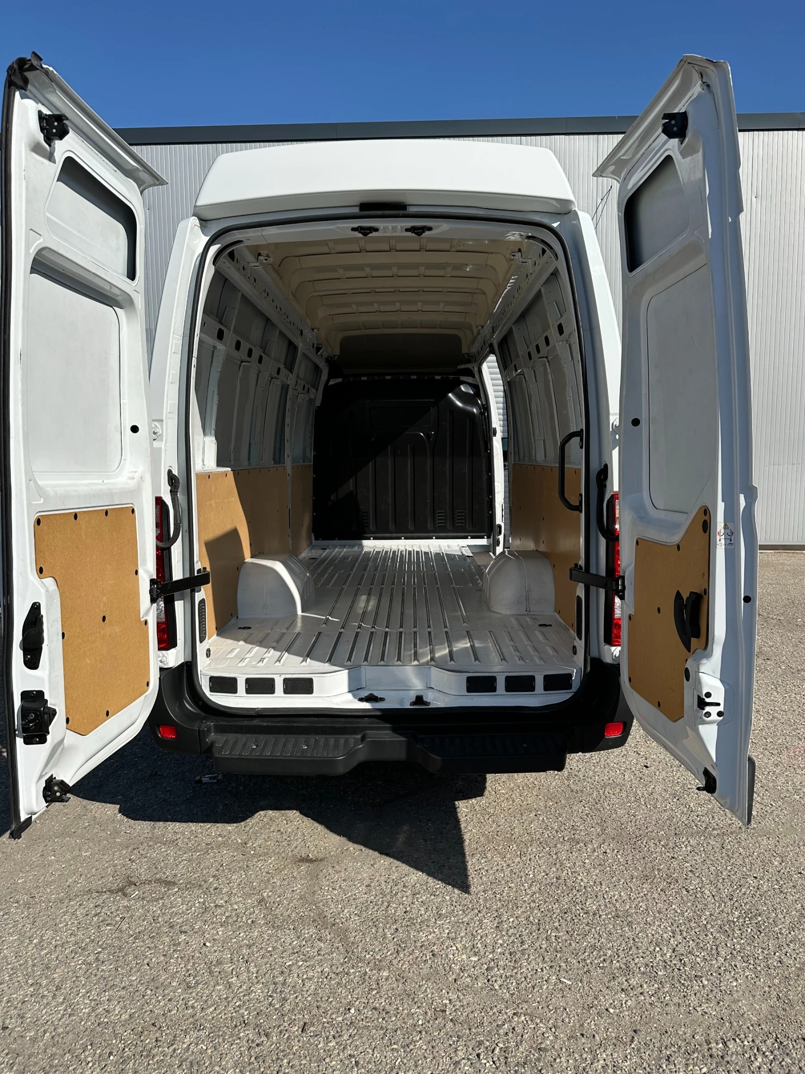 Renault Master, снимка 11 - Бусове и автобуси - 54326989