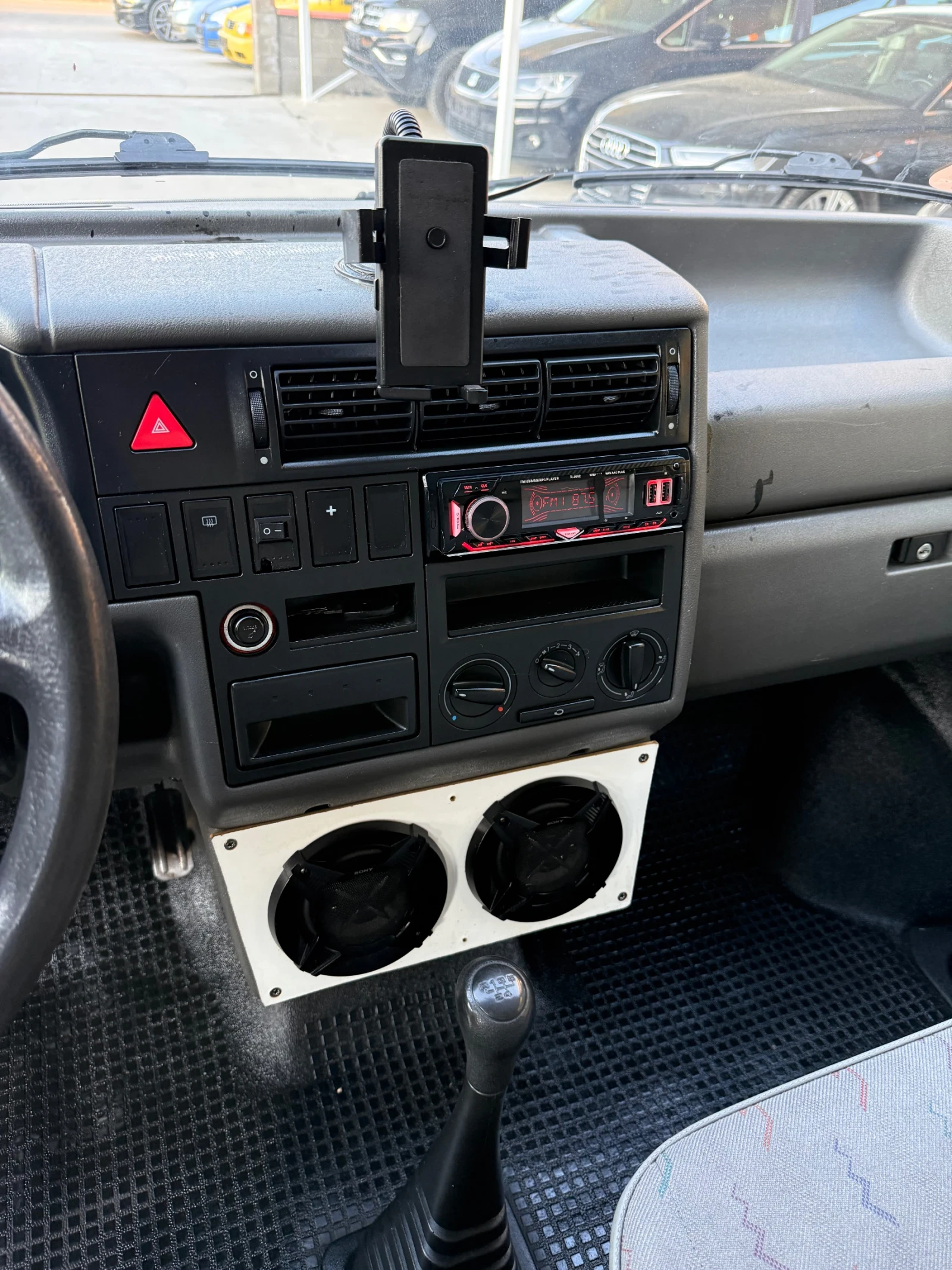 VW T4 2.4 3 броя налични, снимка 10 - Бусове и автобуси - 54341117